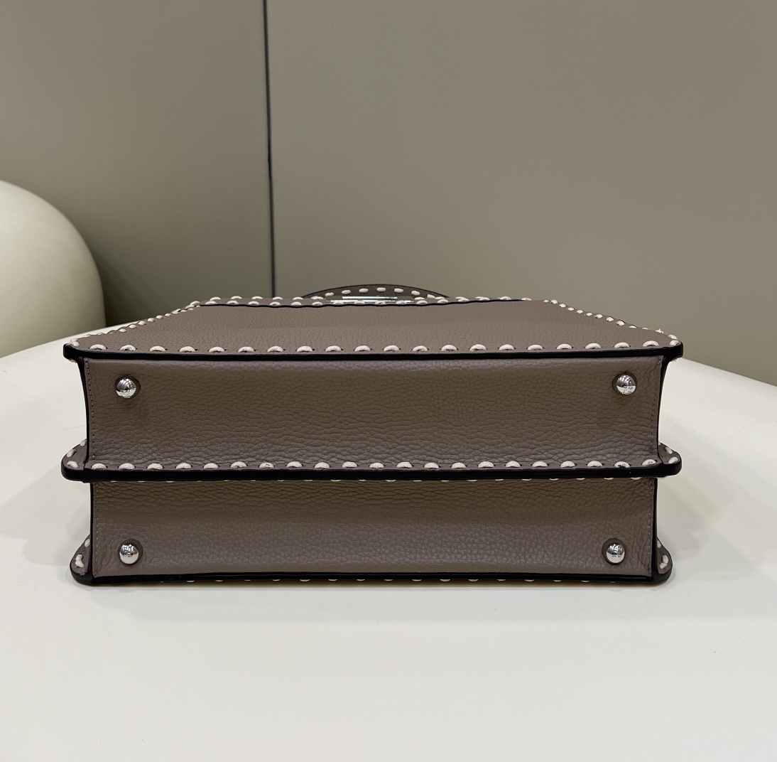 F**di peekaboo medium bag