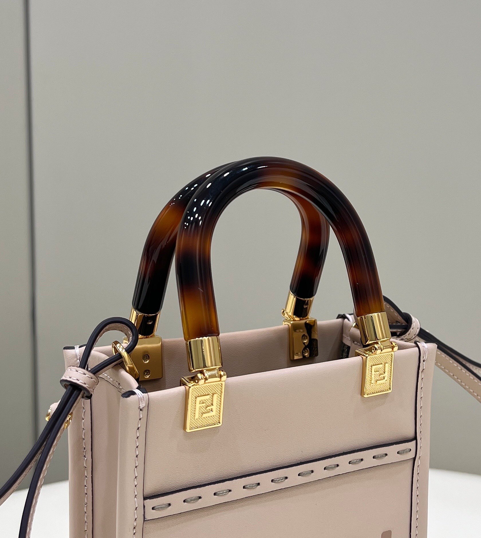 F**di mini sunshine shopper