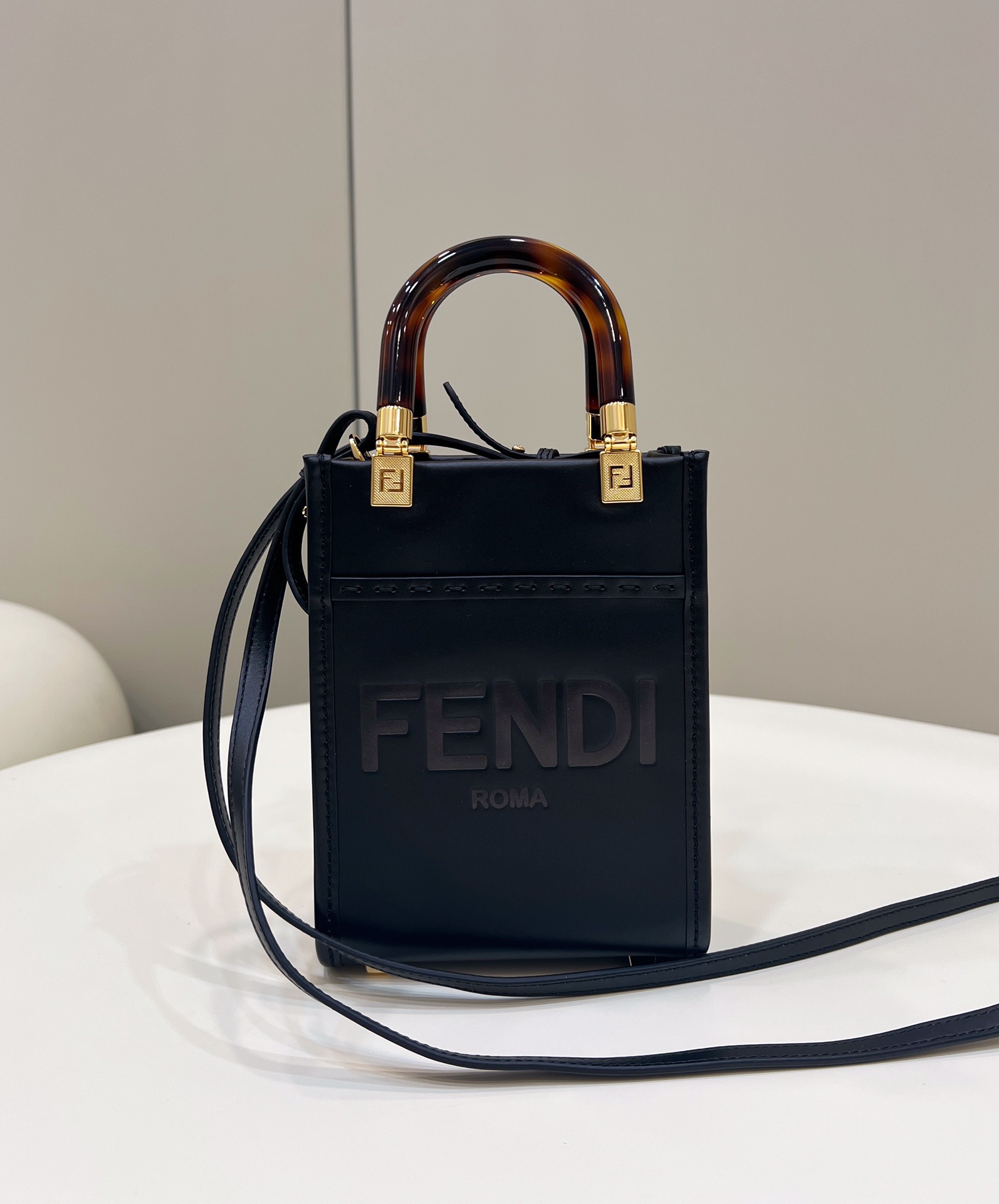 F**di mini sunshine shopper