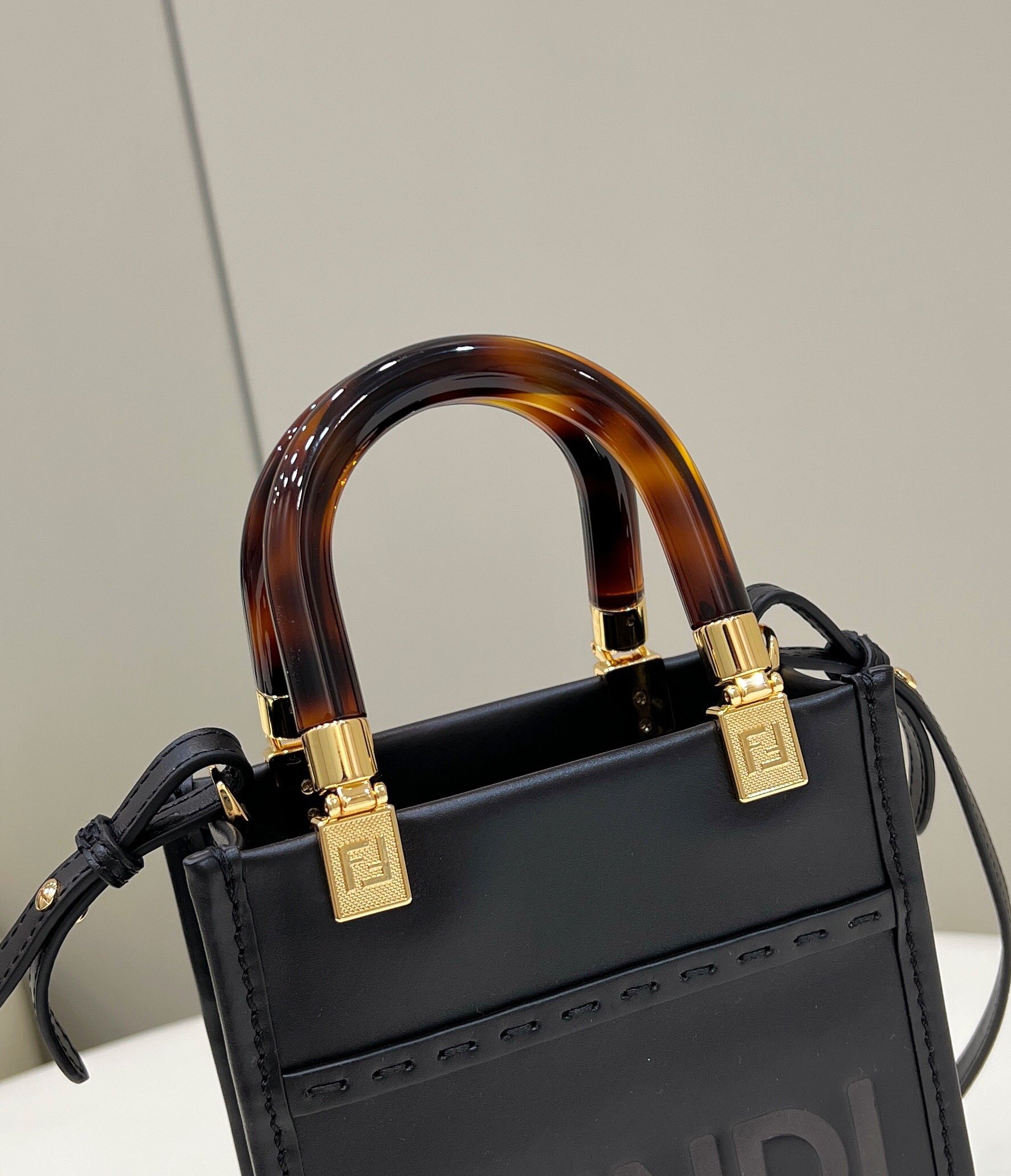 F**di mini sunshine shopper
