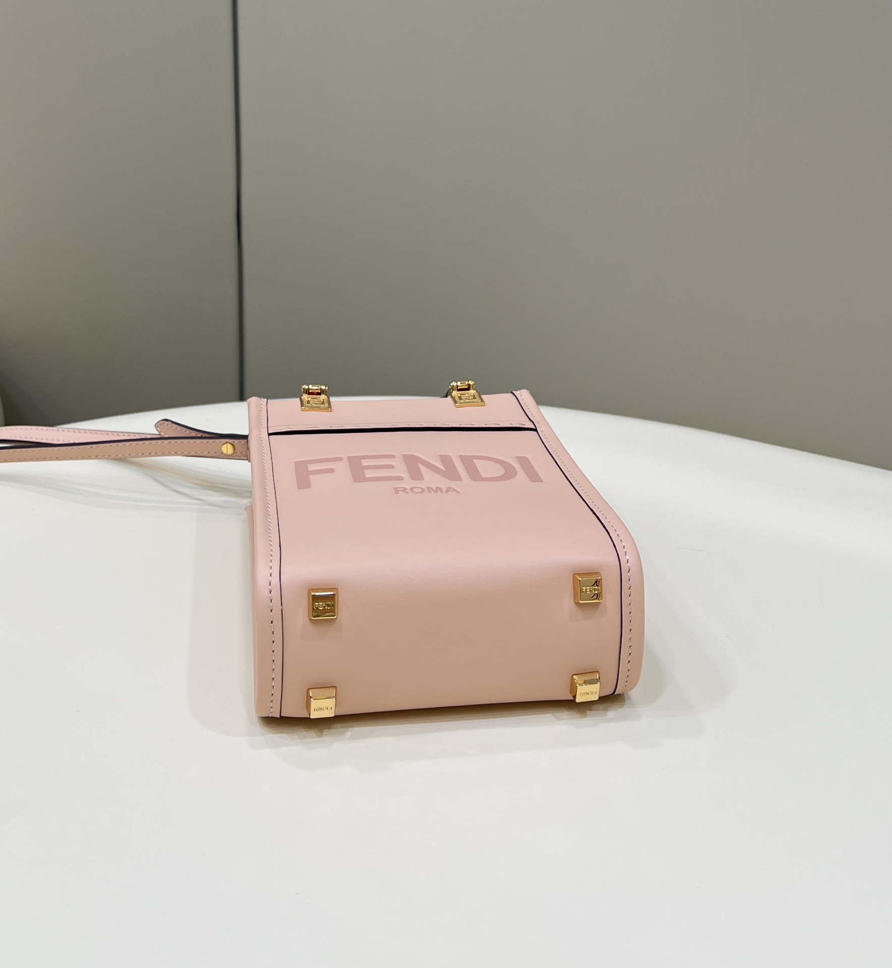 F**di mini sunshine shopper