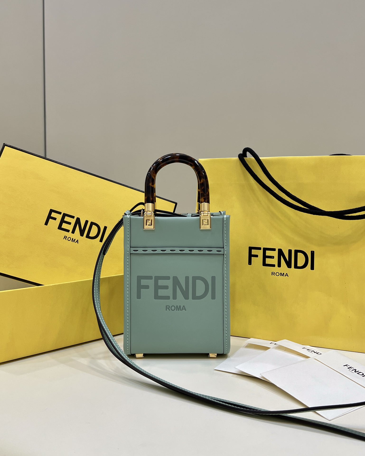 F**di mini sunshine shopper