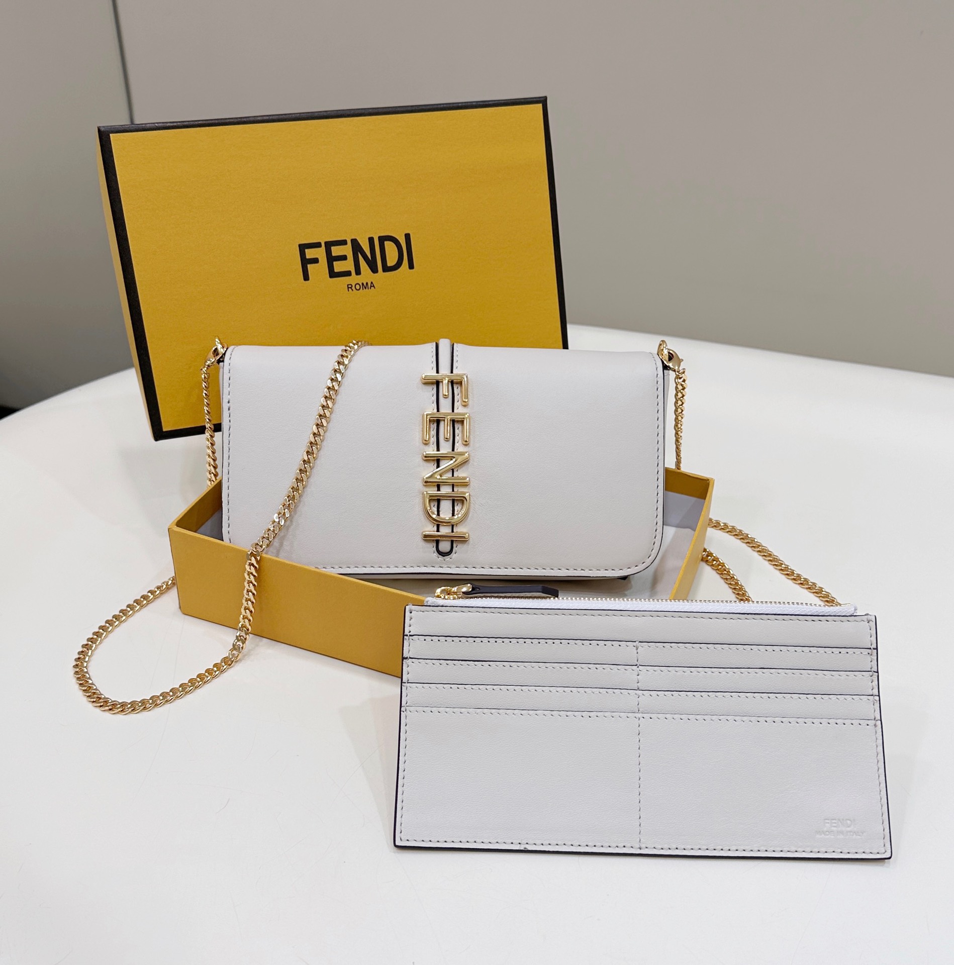 F**di F**digraphy wallet on chain