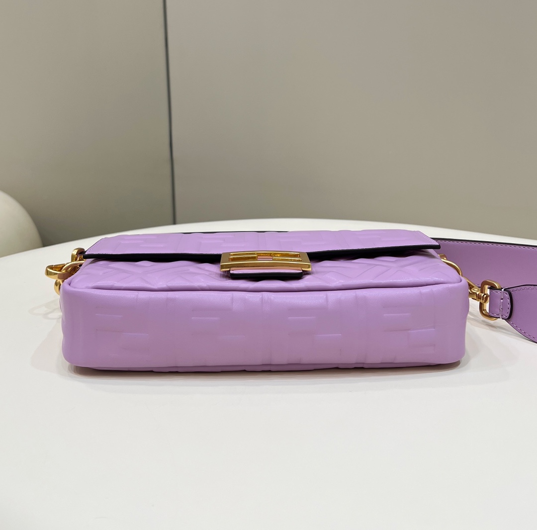 F**di baguette medium bag