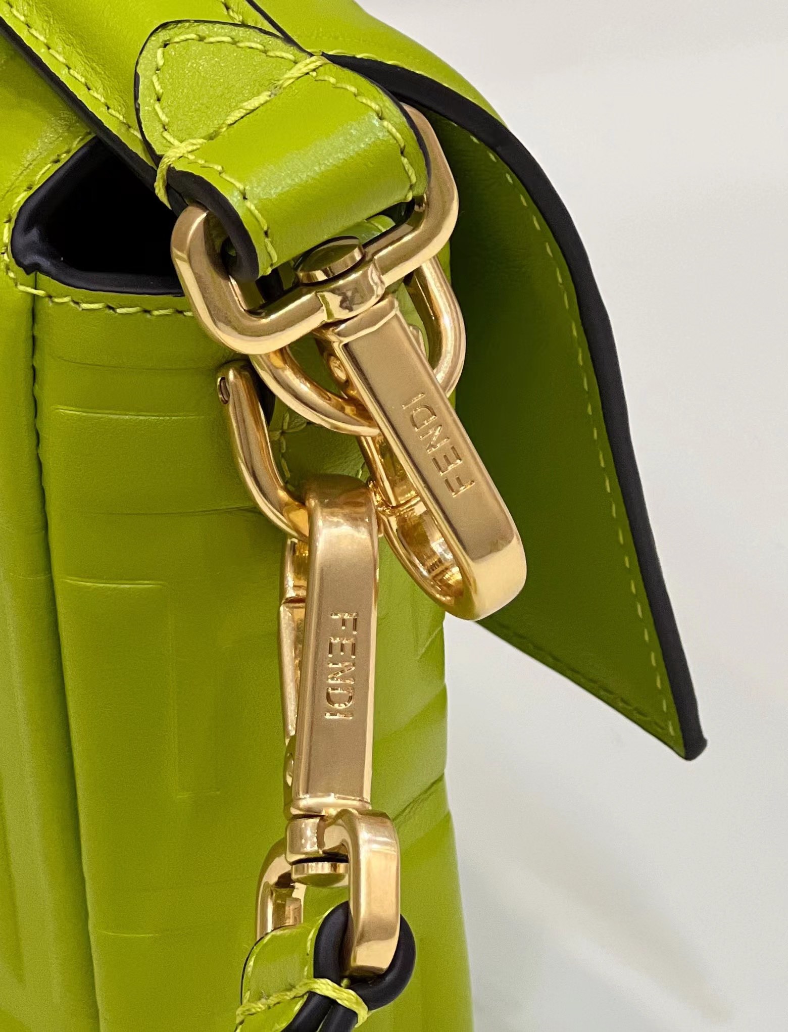 F**di baguette medium bag