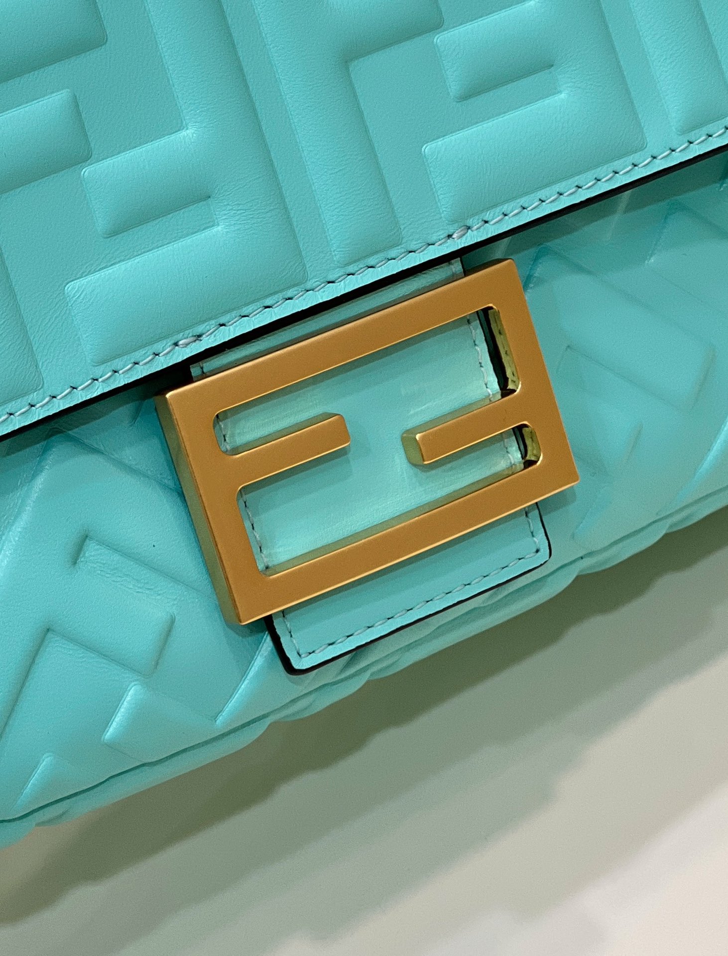 F**di baguette medium bag