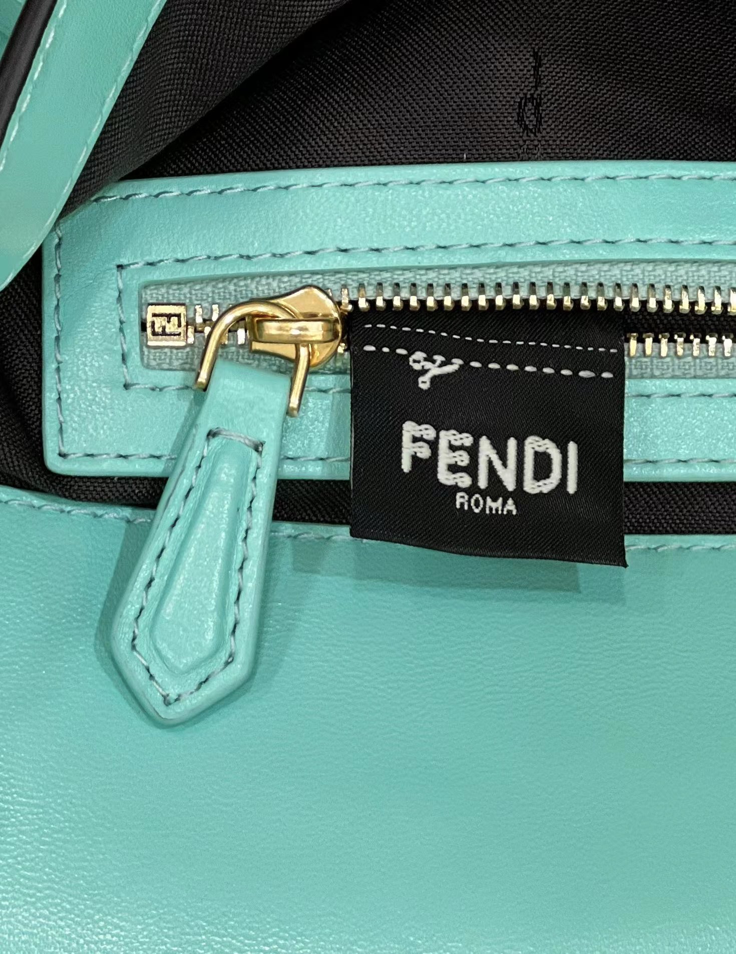 F**di baguette medium bag