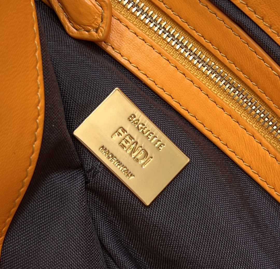 F**di baguette medium bag