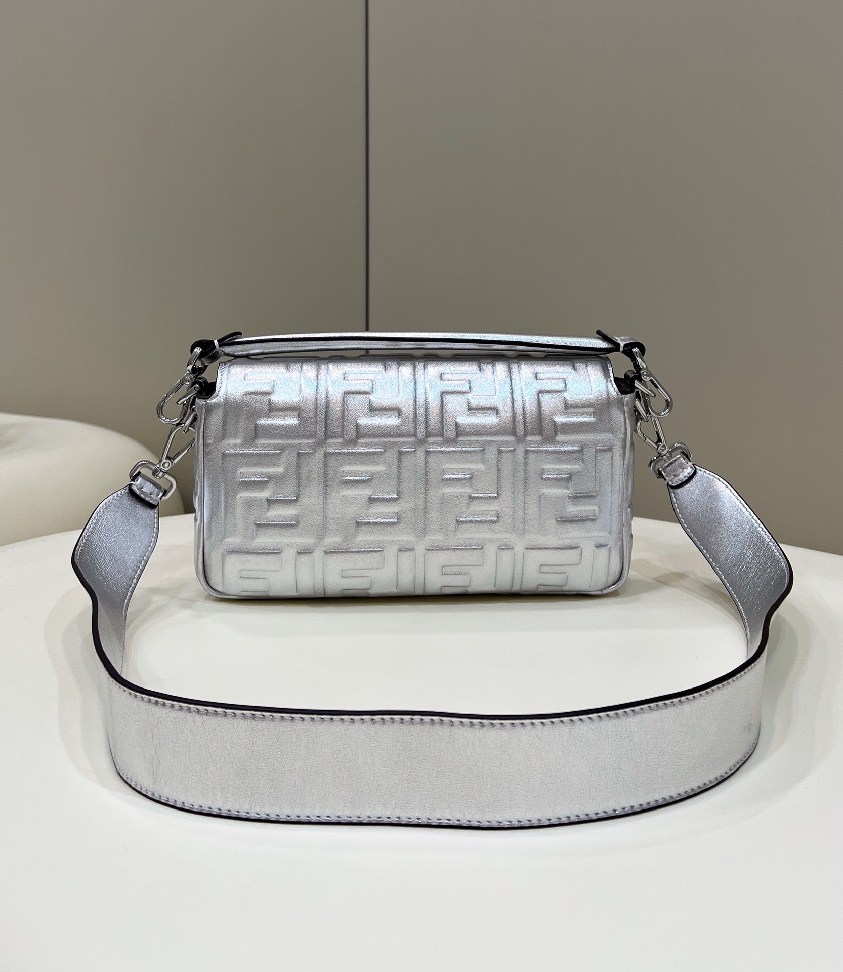 F**di baguette medium bag