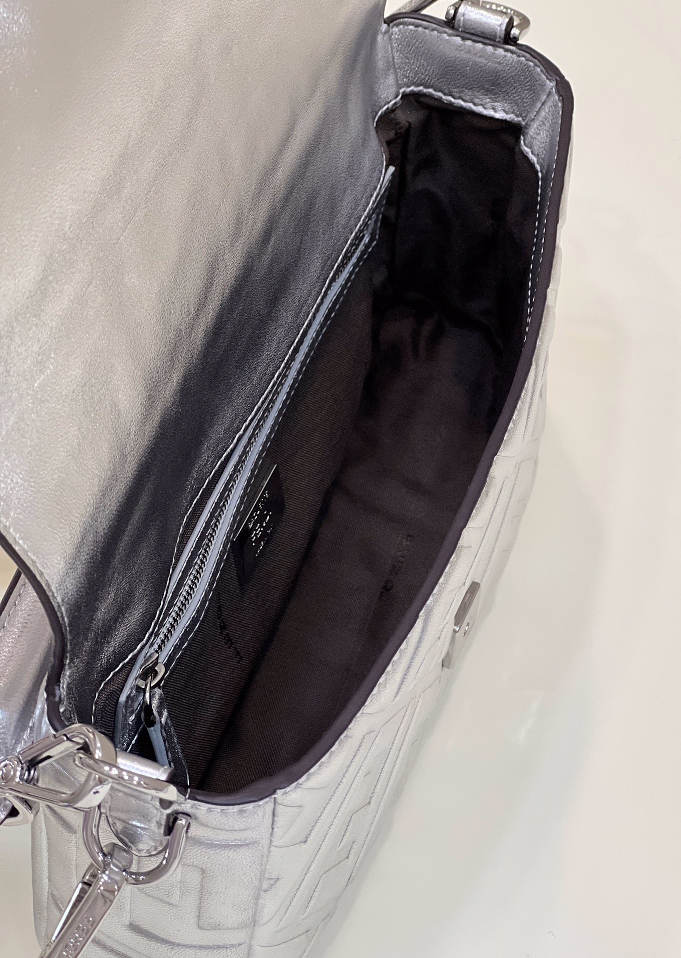 F**di baguette medium bag