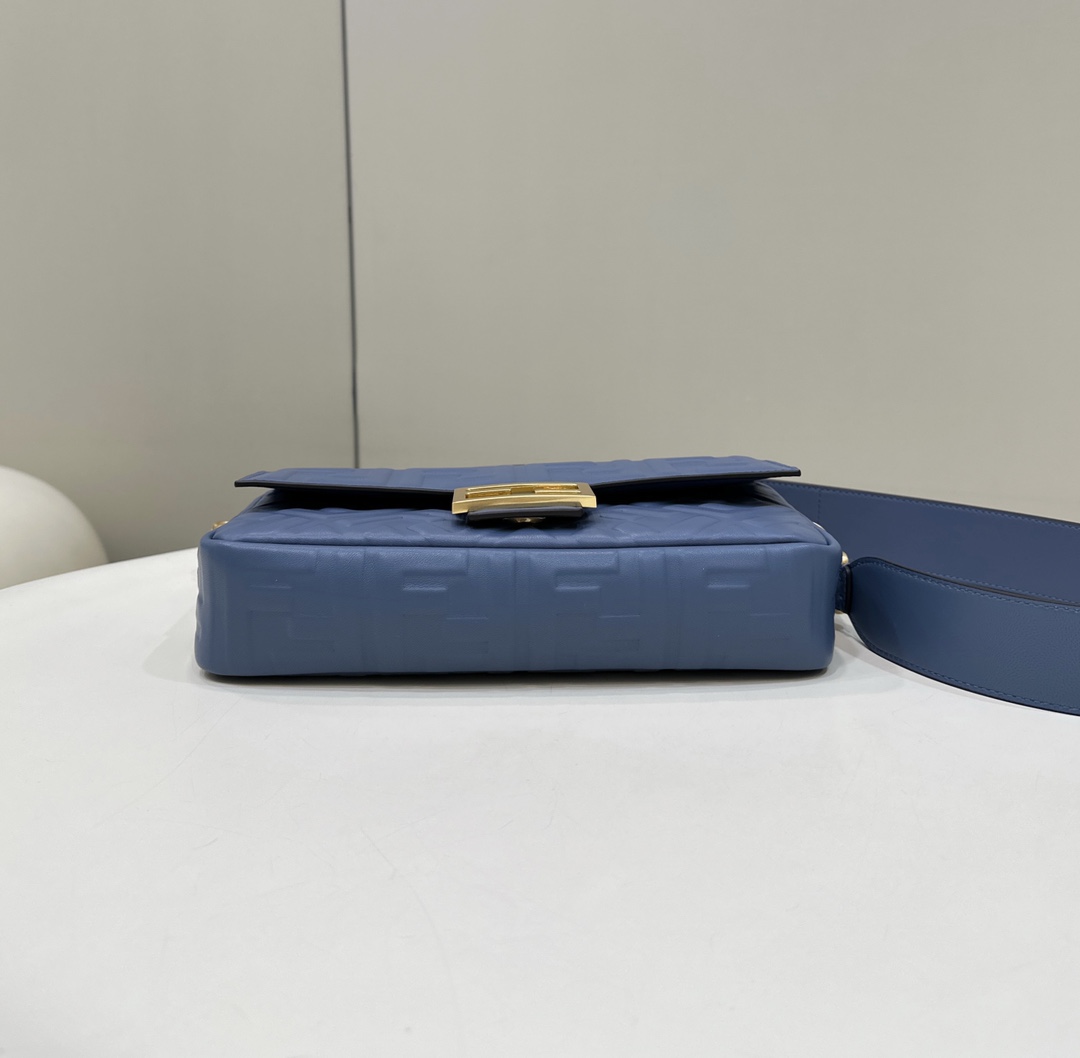 F**di baguette medium bag