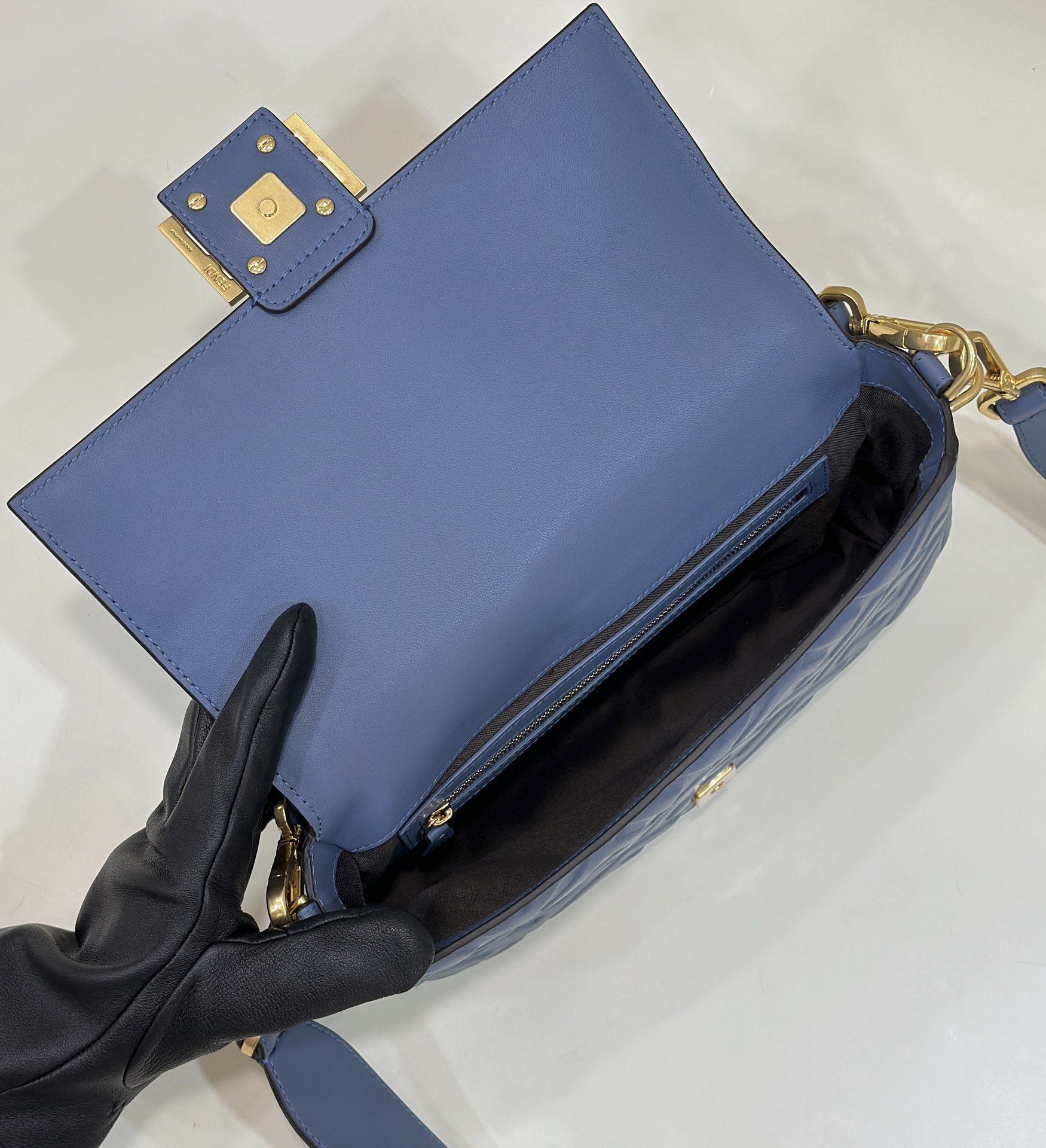 F**di baguette medium bag