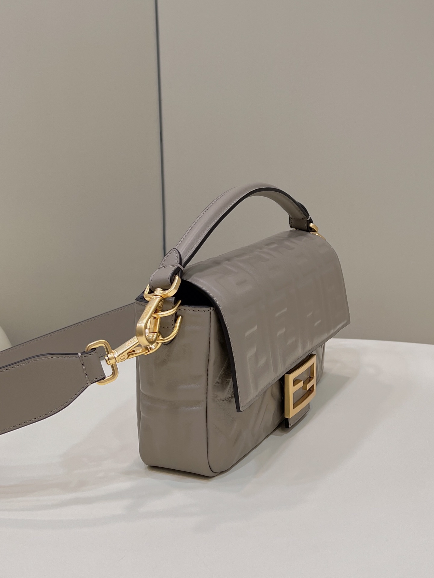 F**di baguette medium bag