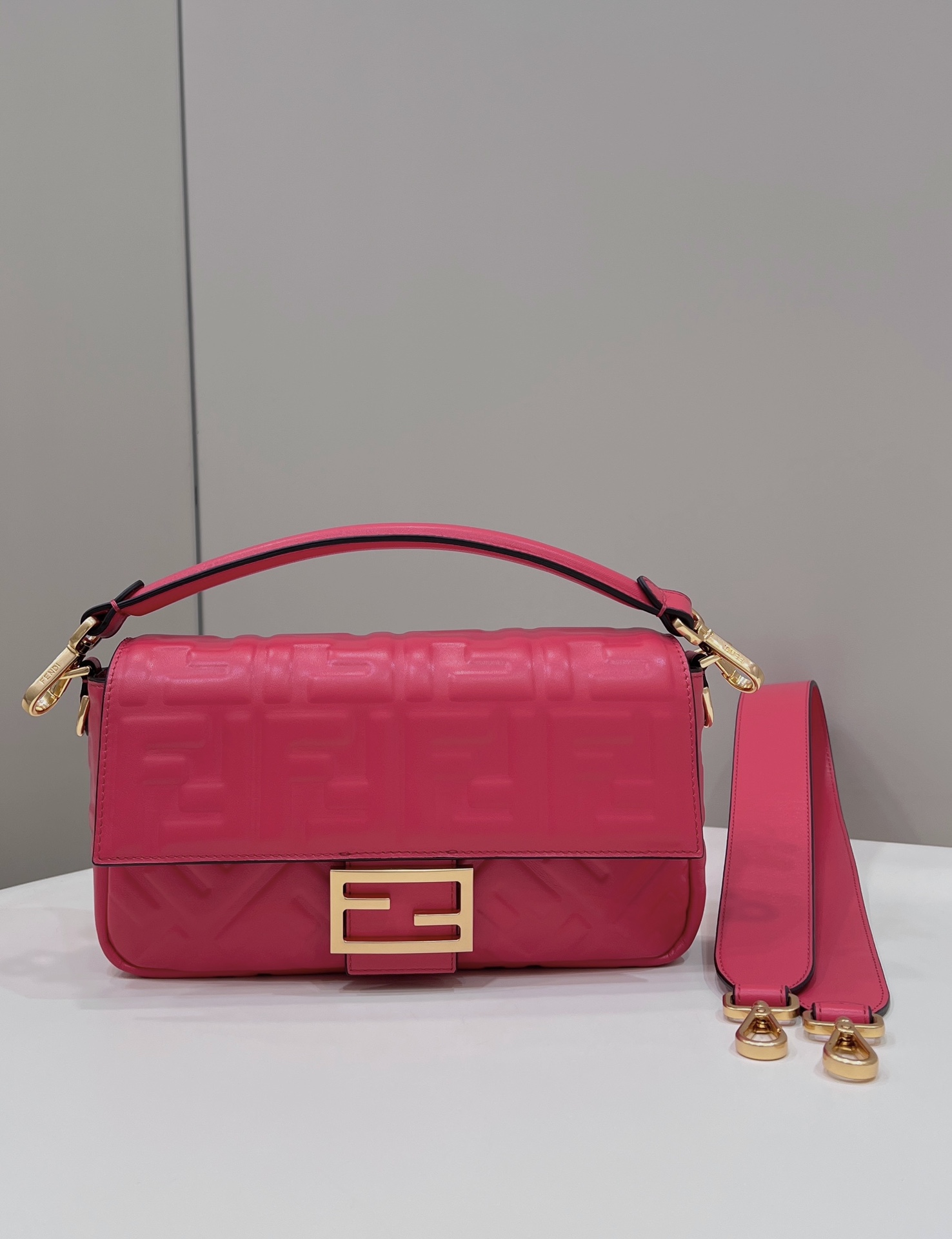 F**di baguette medium bag