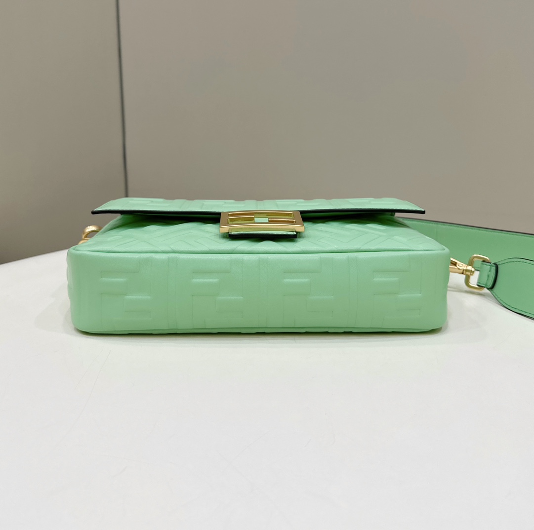 F**di baguette medium bag