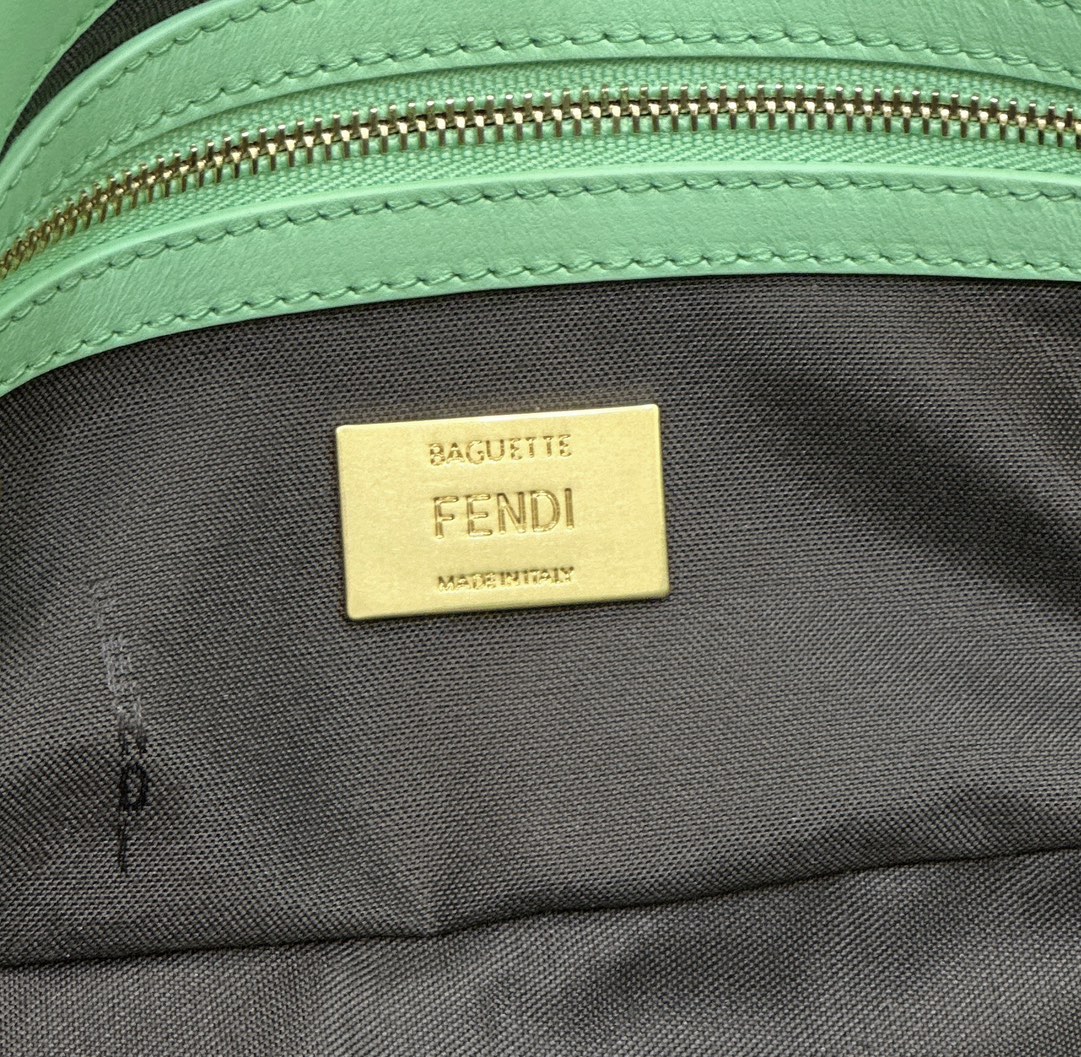 F**di baguette medium bag