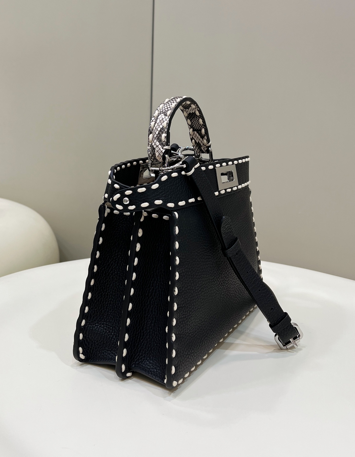 F**di peekaboo small bag