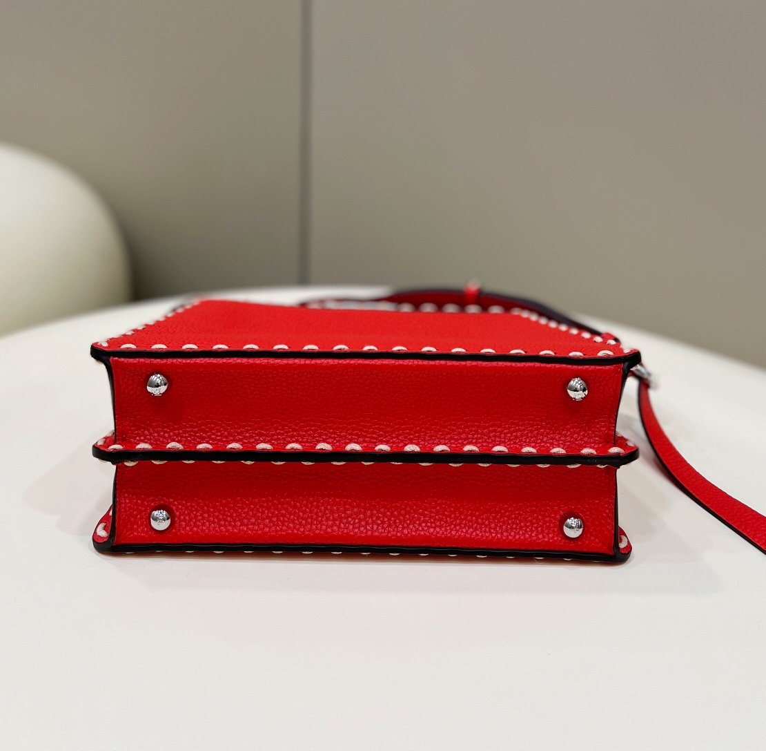 F**di peekaboo small bag