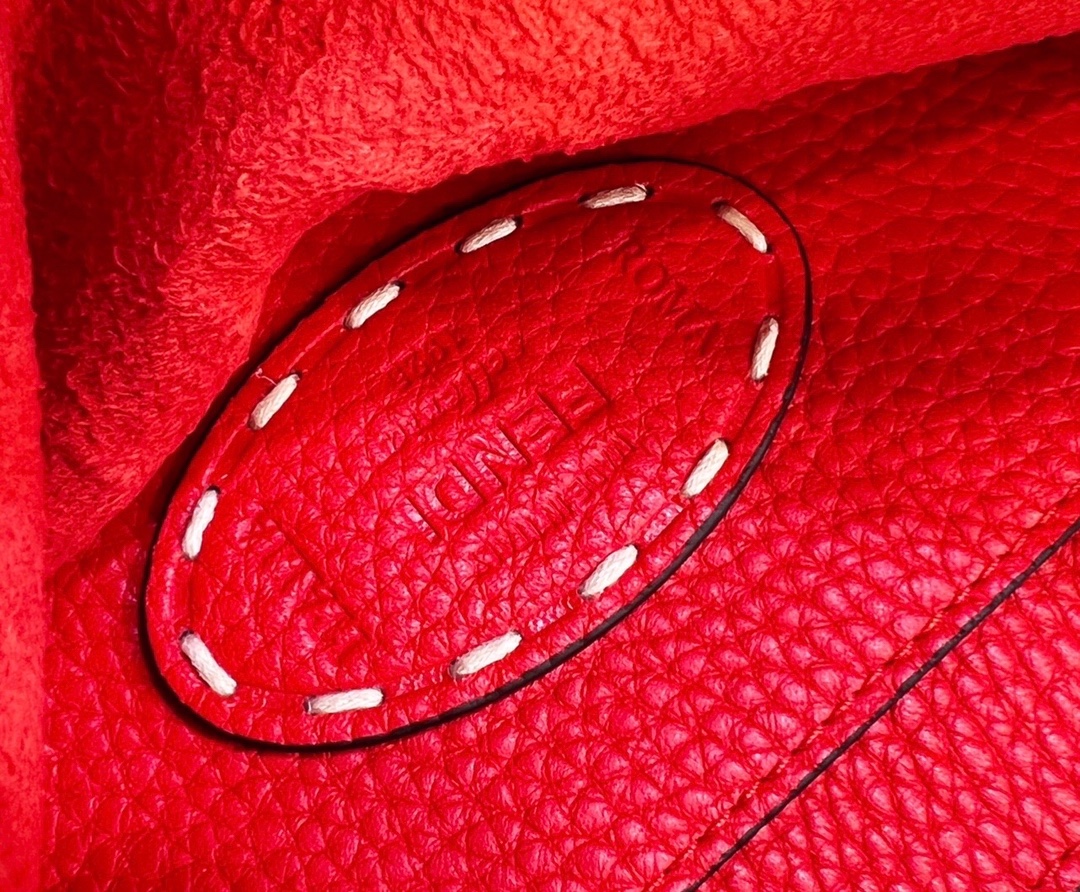 F**di peekaboo small bag
