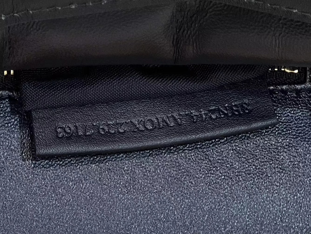 F**di peekaboo handbag