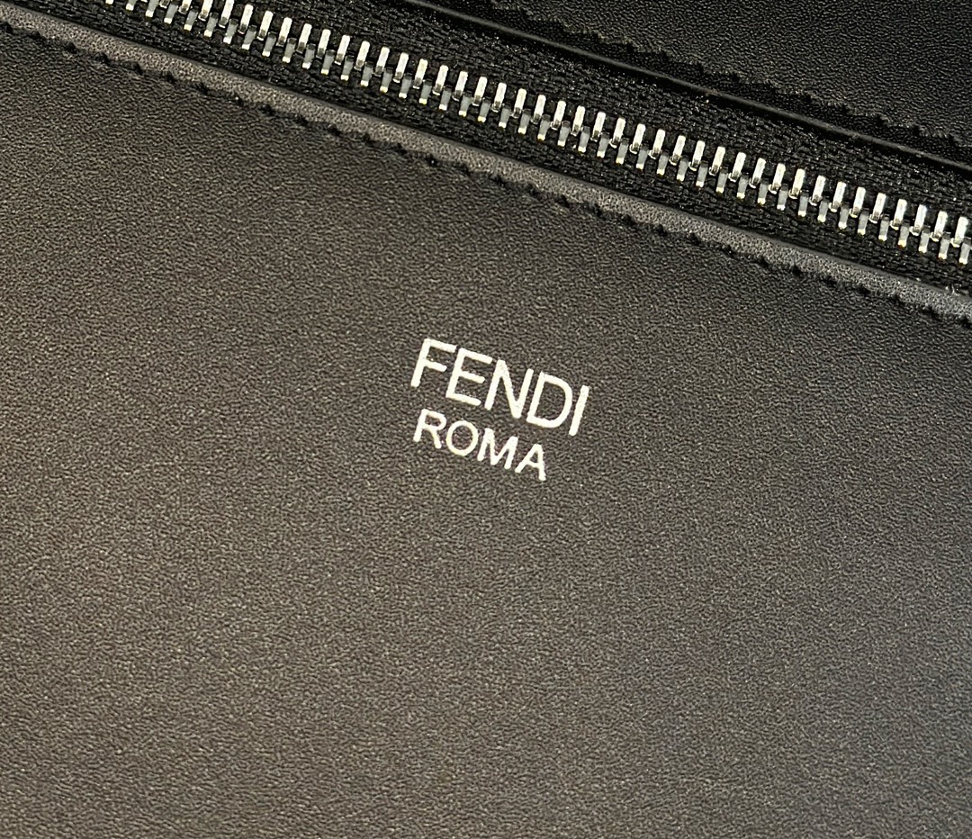 F**di peekaboo iseeu forty8