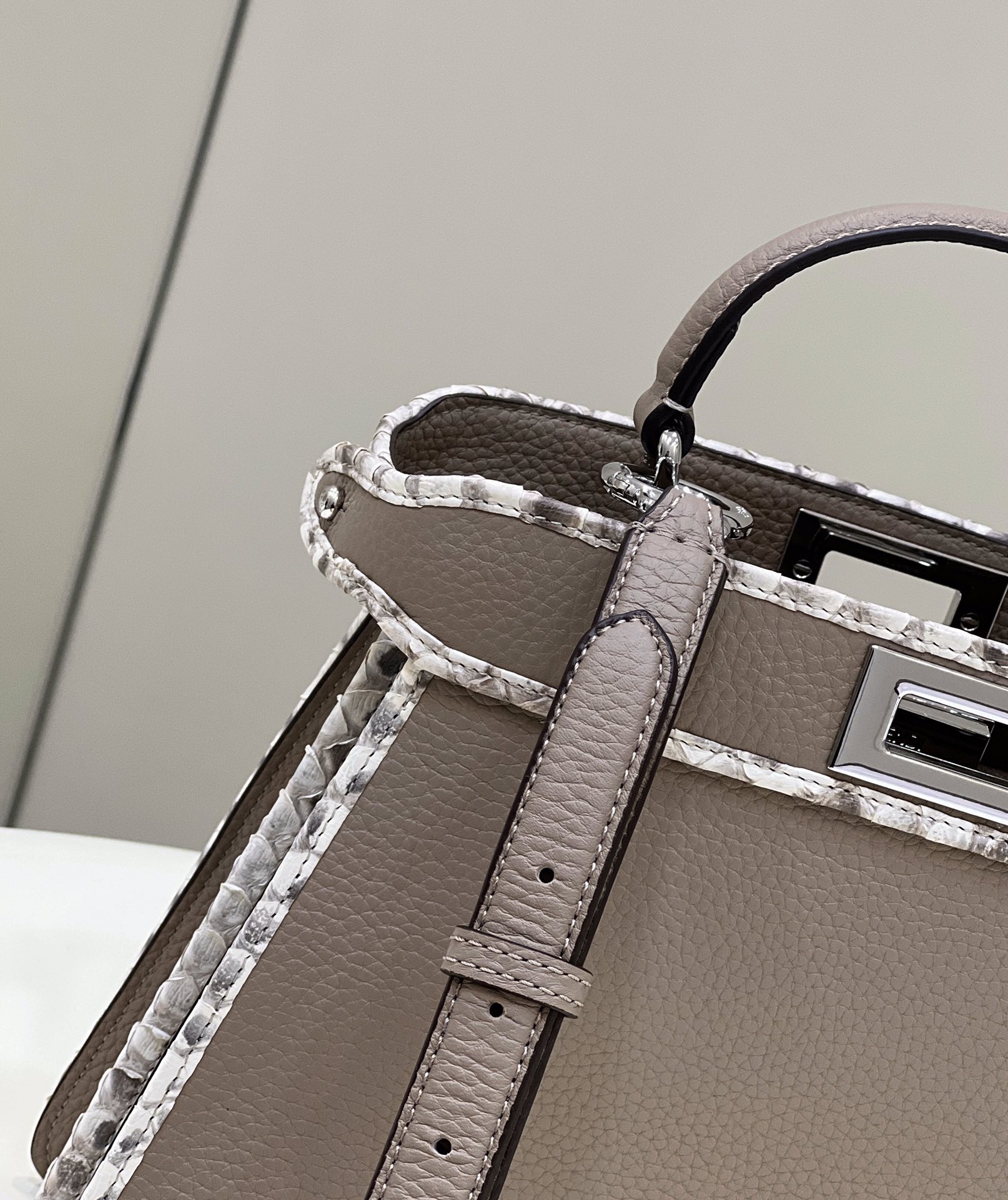 F**di peekaboo small bag