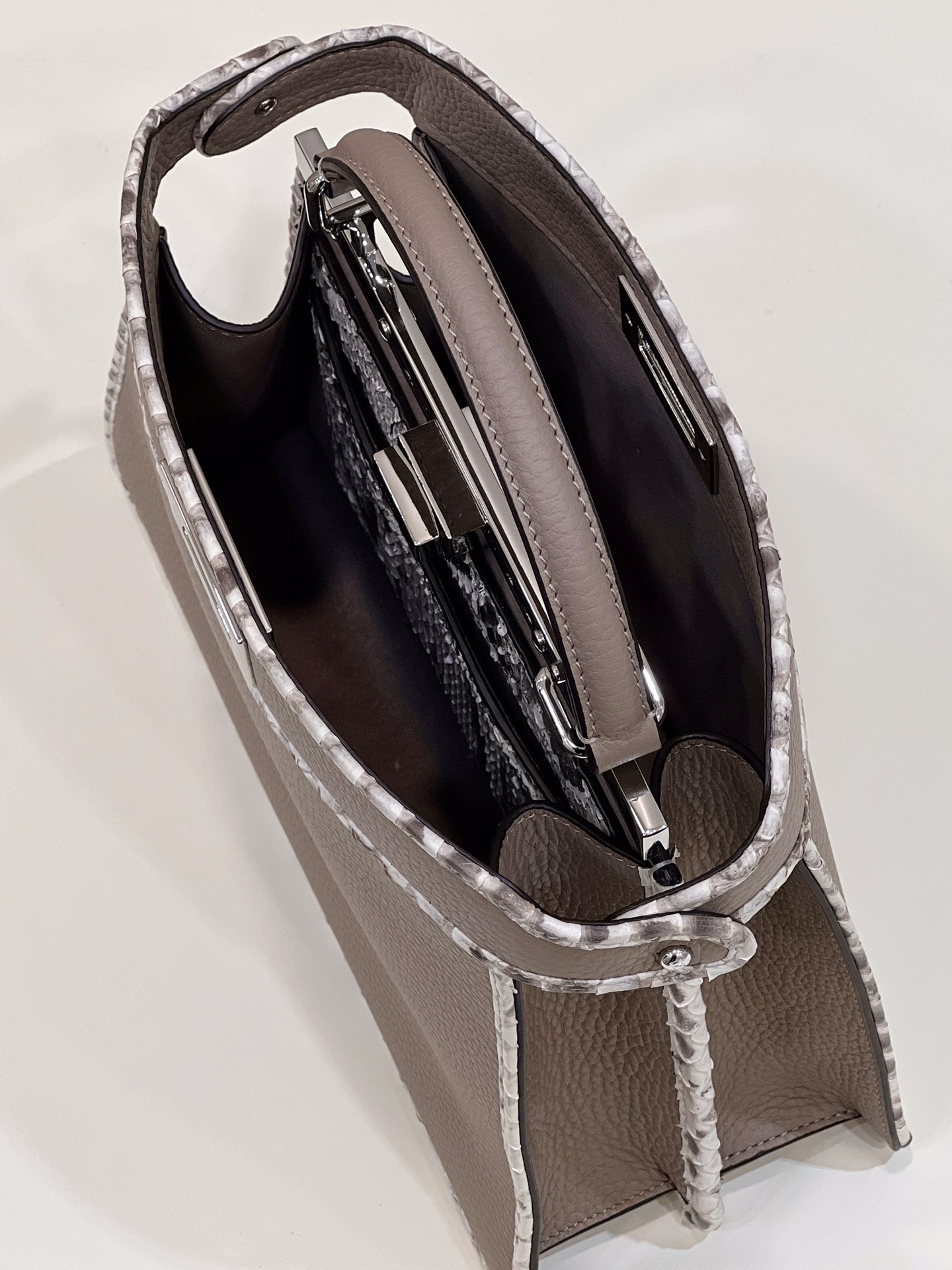 F**di peekaboo small bag