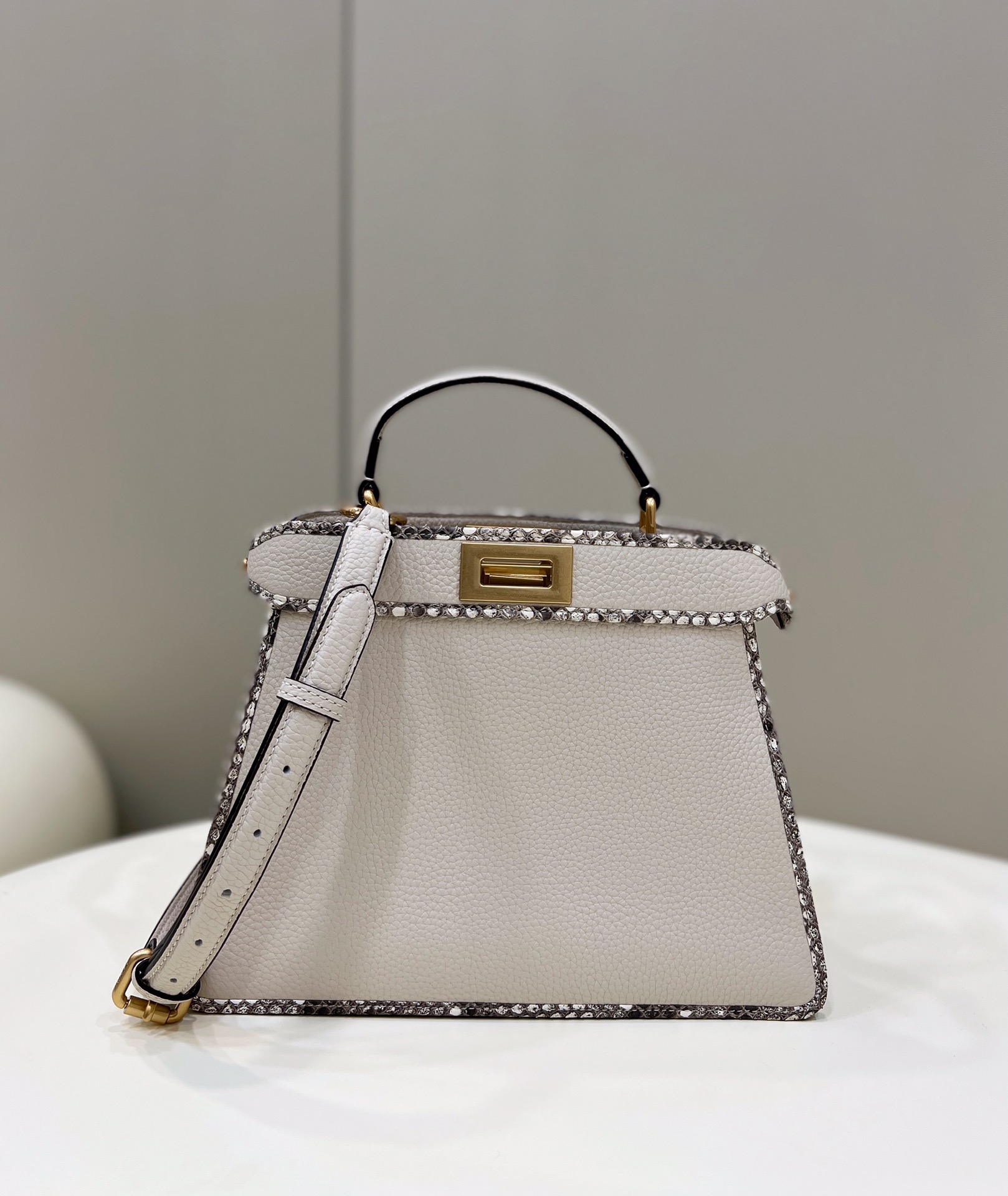 F**di peekaboo small bag
