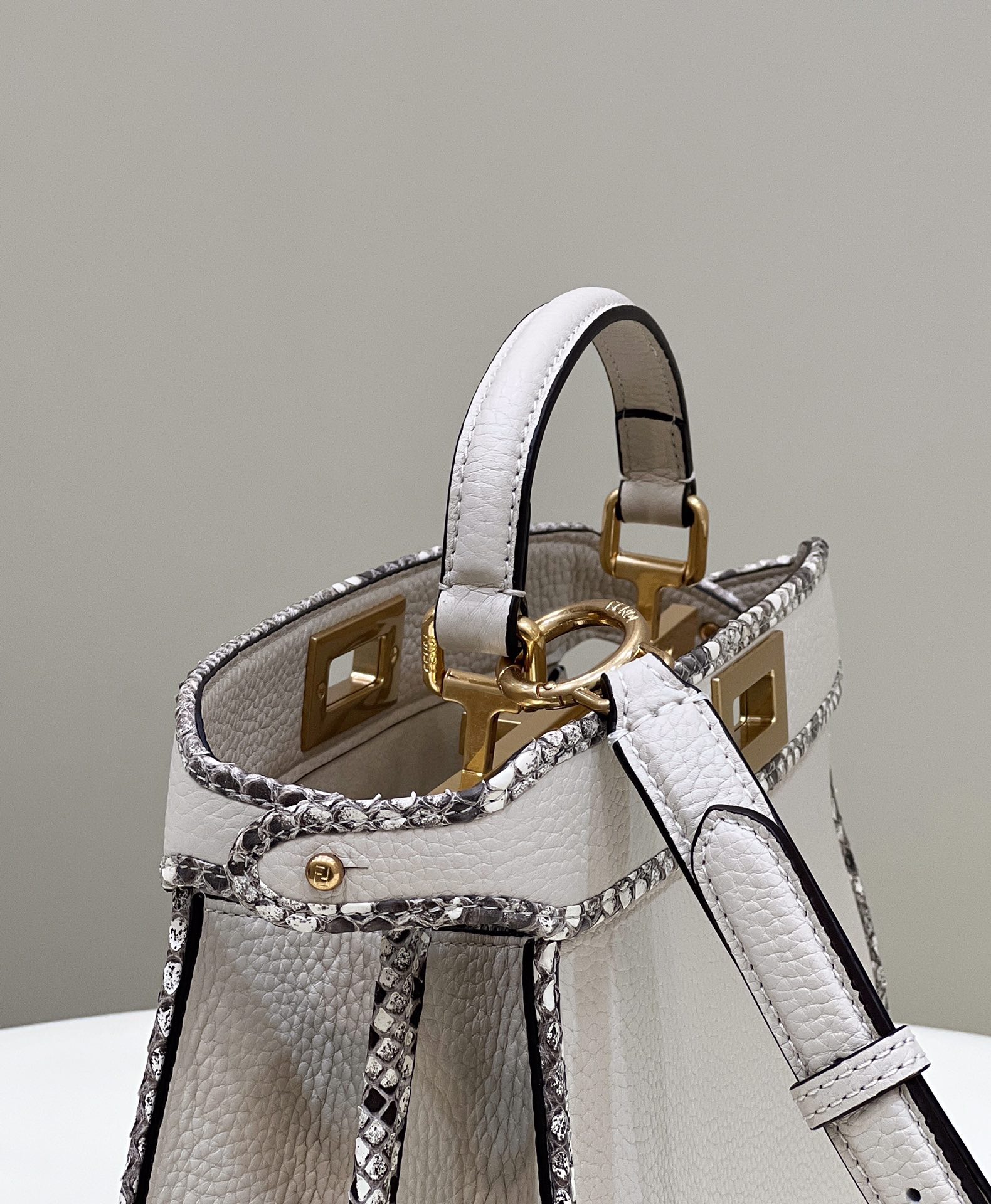 F**di peekaboo small bag