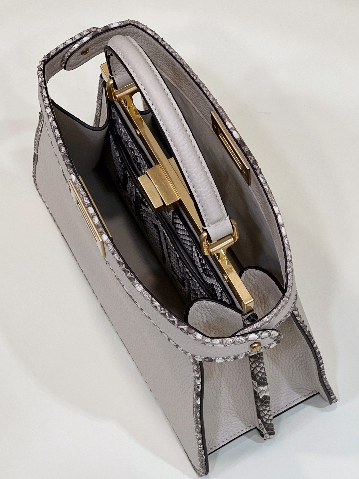 F**di peekaboo small bag