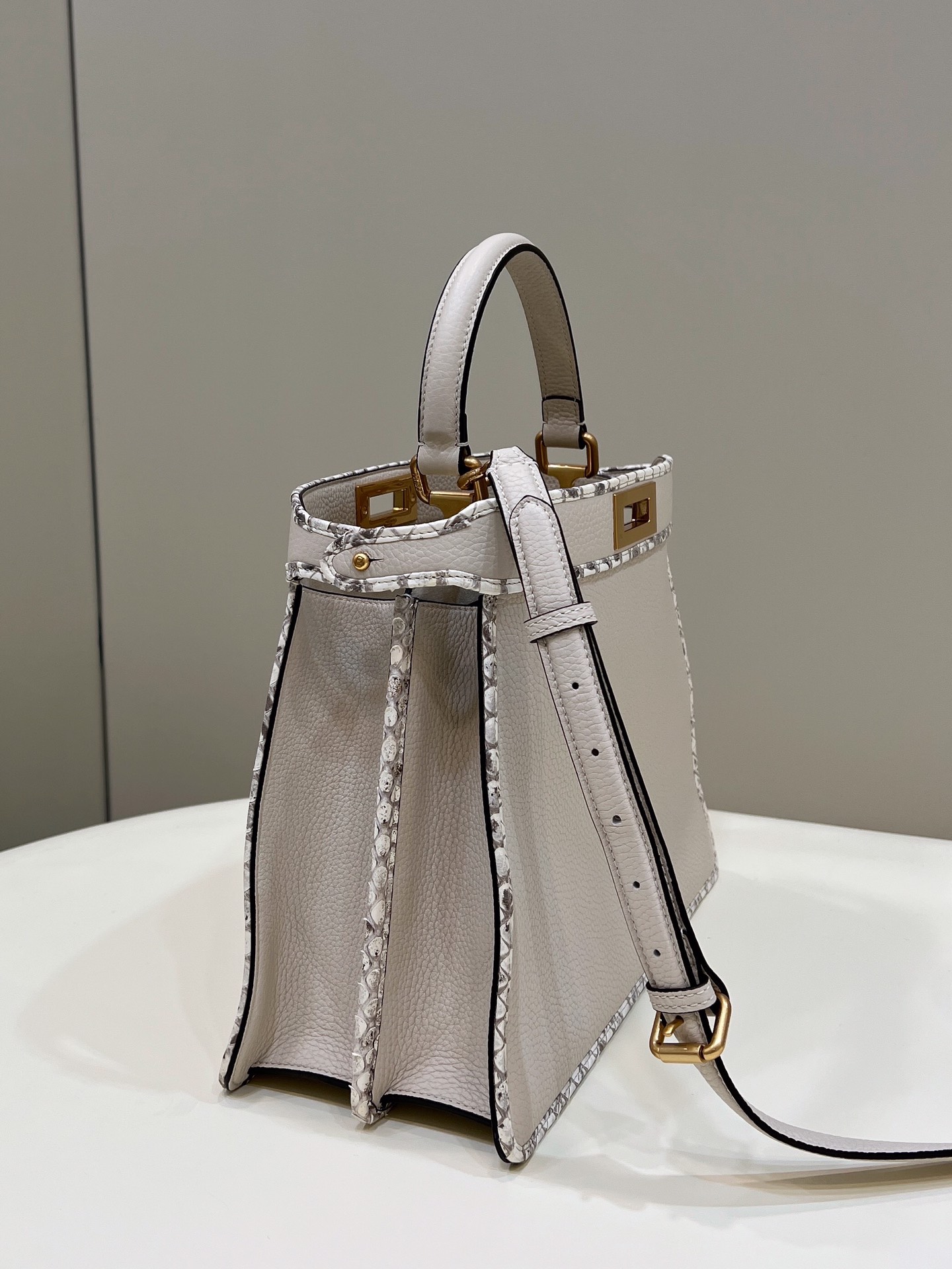 F**di peekaboo medium bag