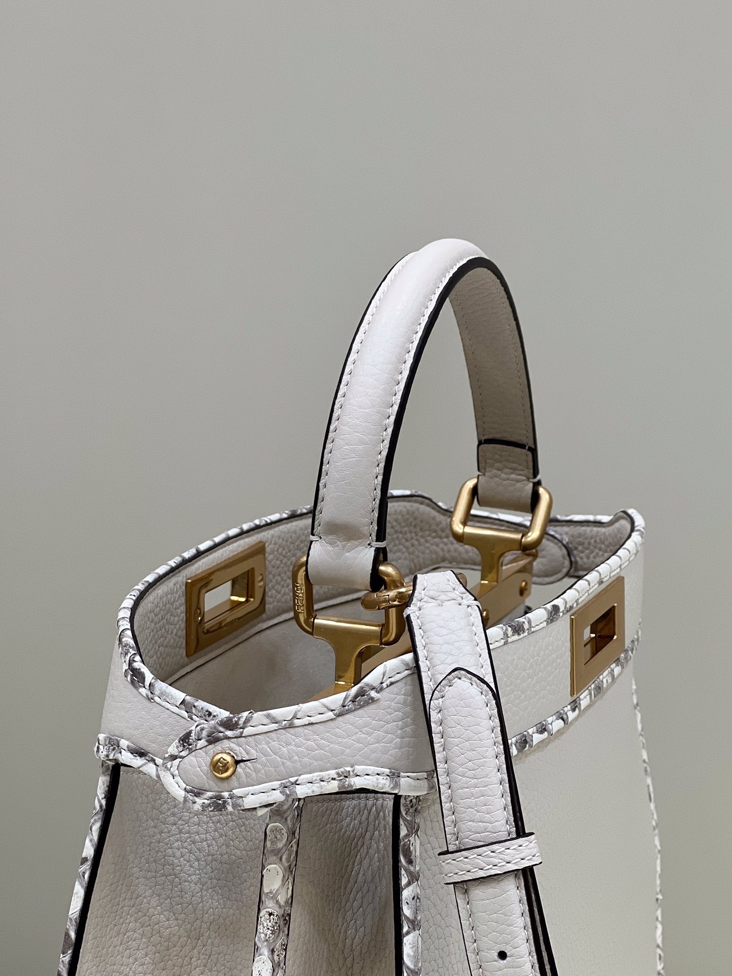 F**di peekaboo medium bag