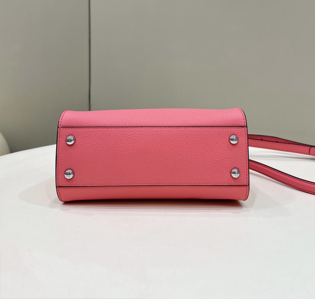 F**di peekaboo bag