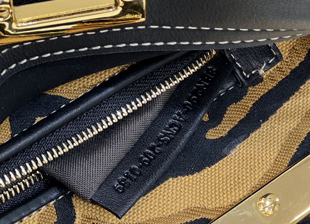 F**di peekaboo bag