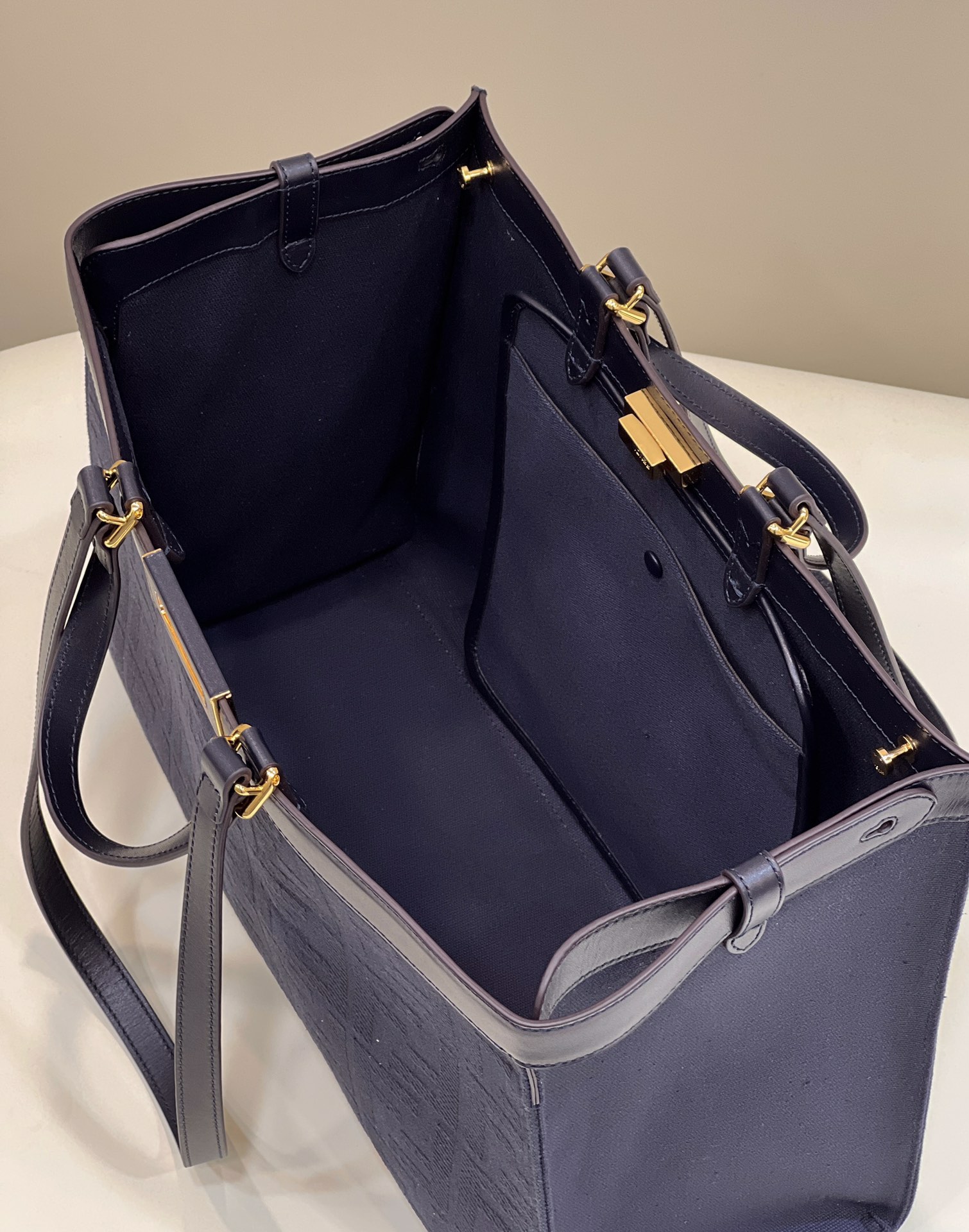 F**di peekaboo tote bag