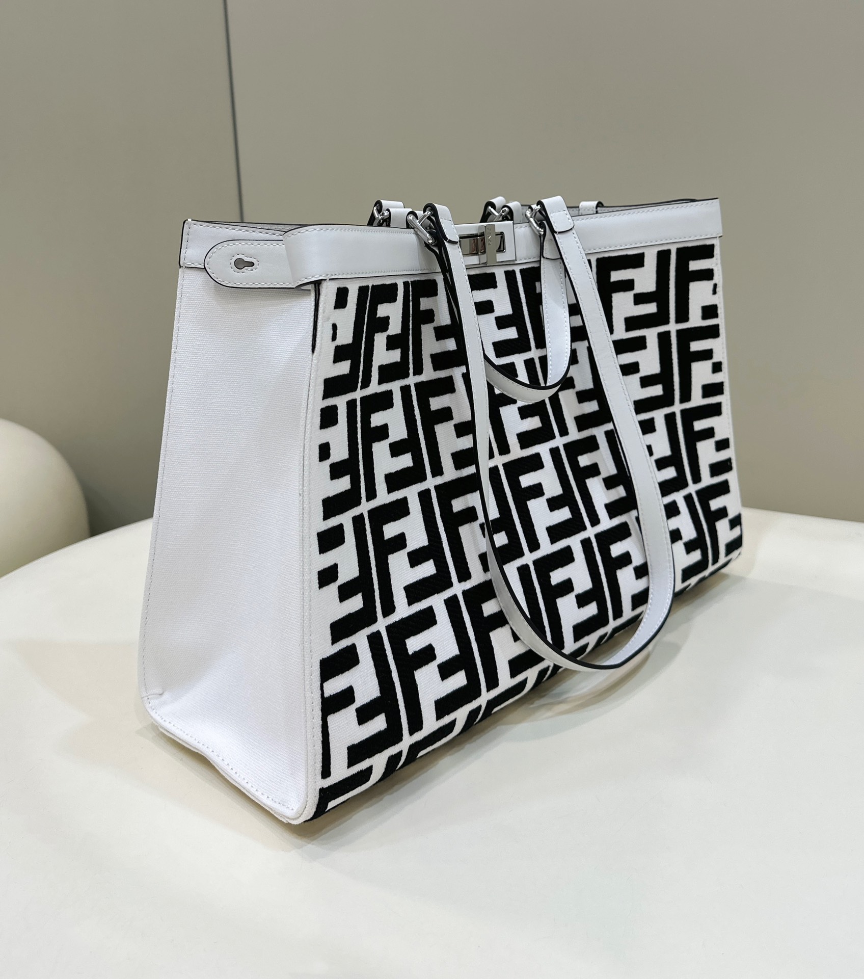F**di peekaboo tote bag