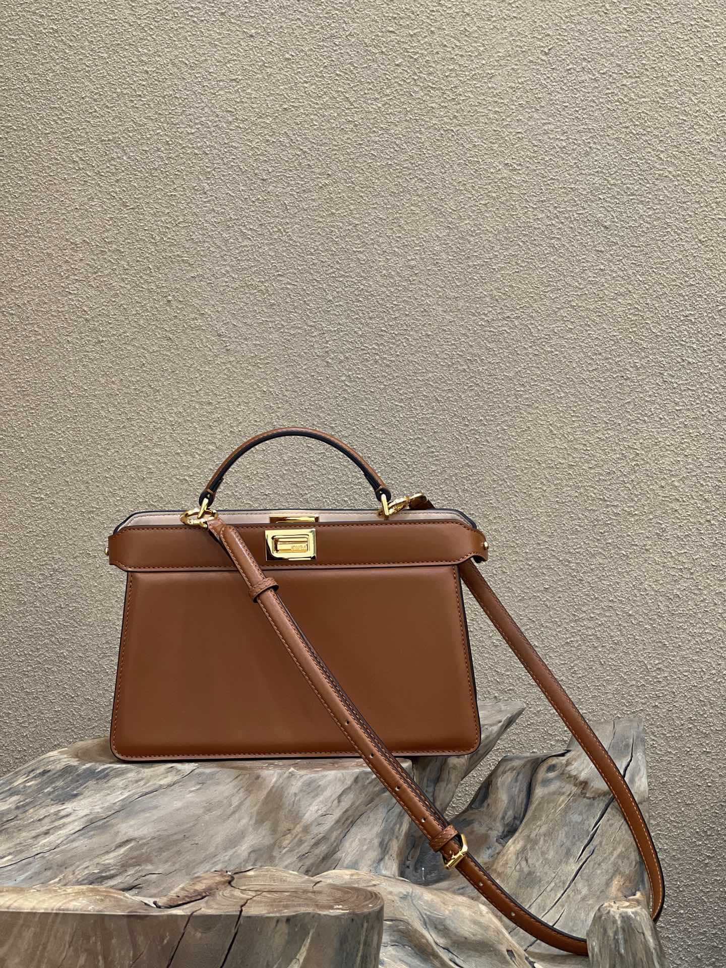 F**di peekaboo i see u medium bag