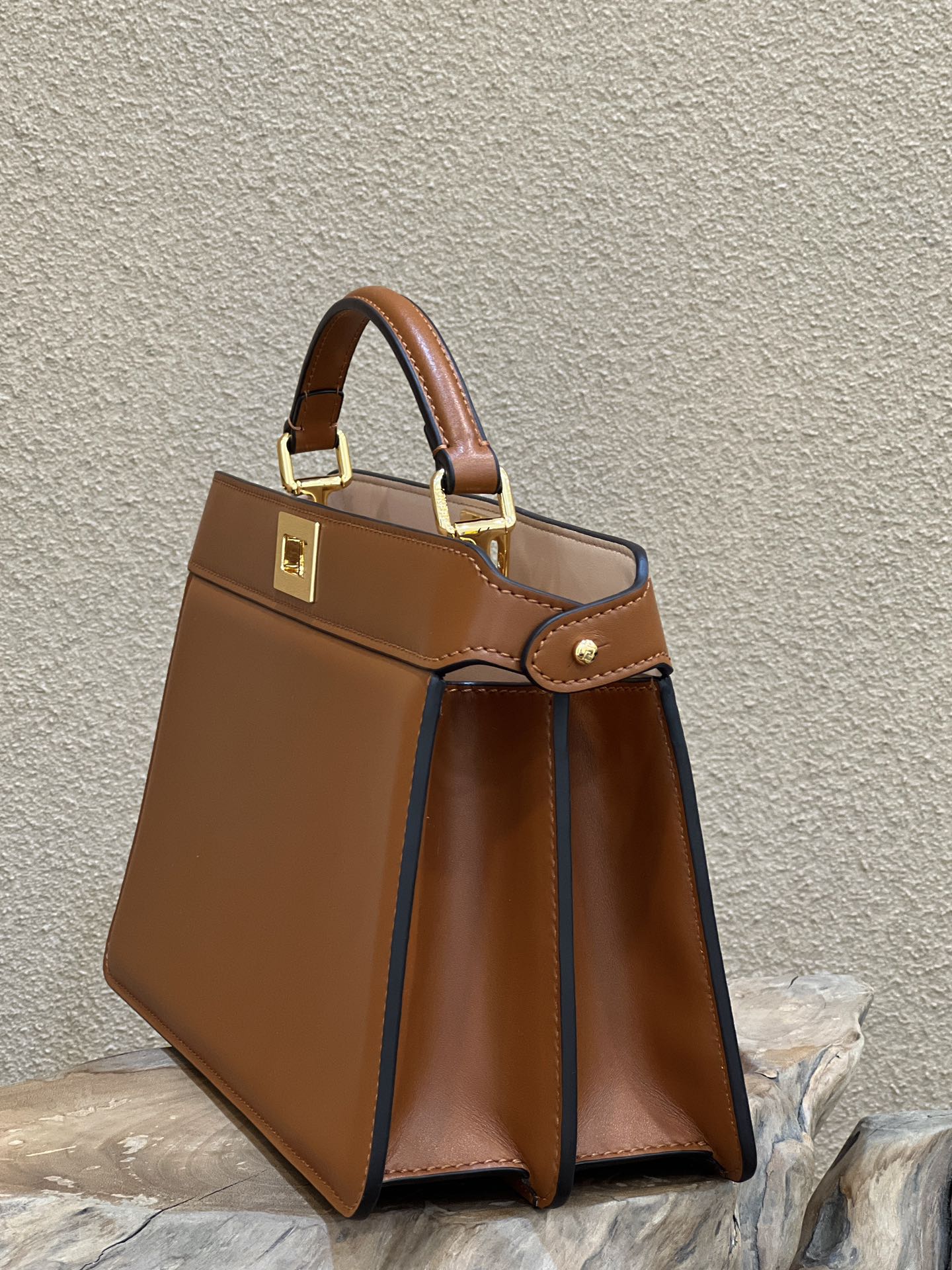 F**di peekaboo i see u medium bag