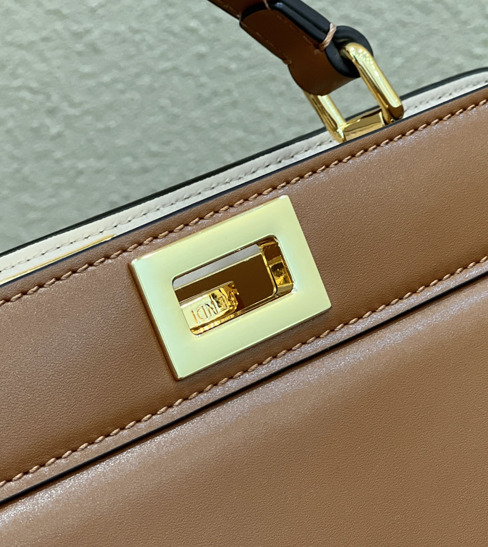 F**di peekaboo i see u medium bag