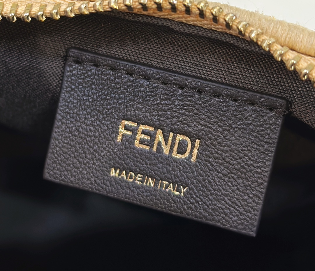 F**di graphy bag