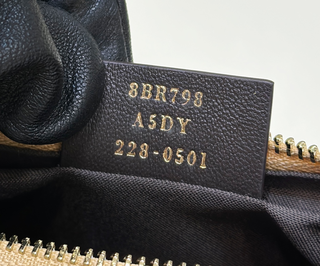 F**di graphy bag