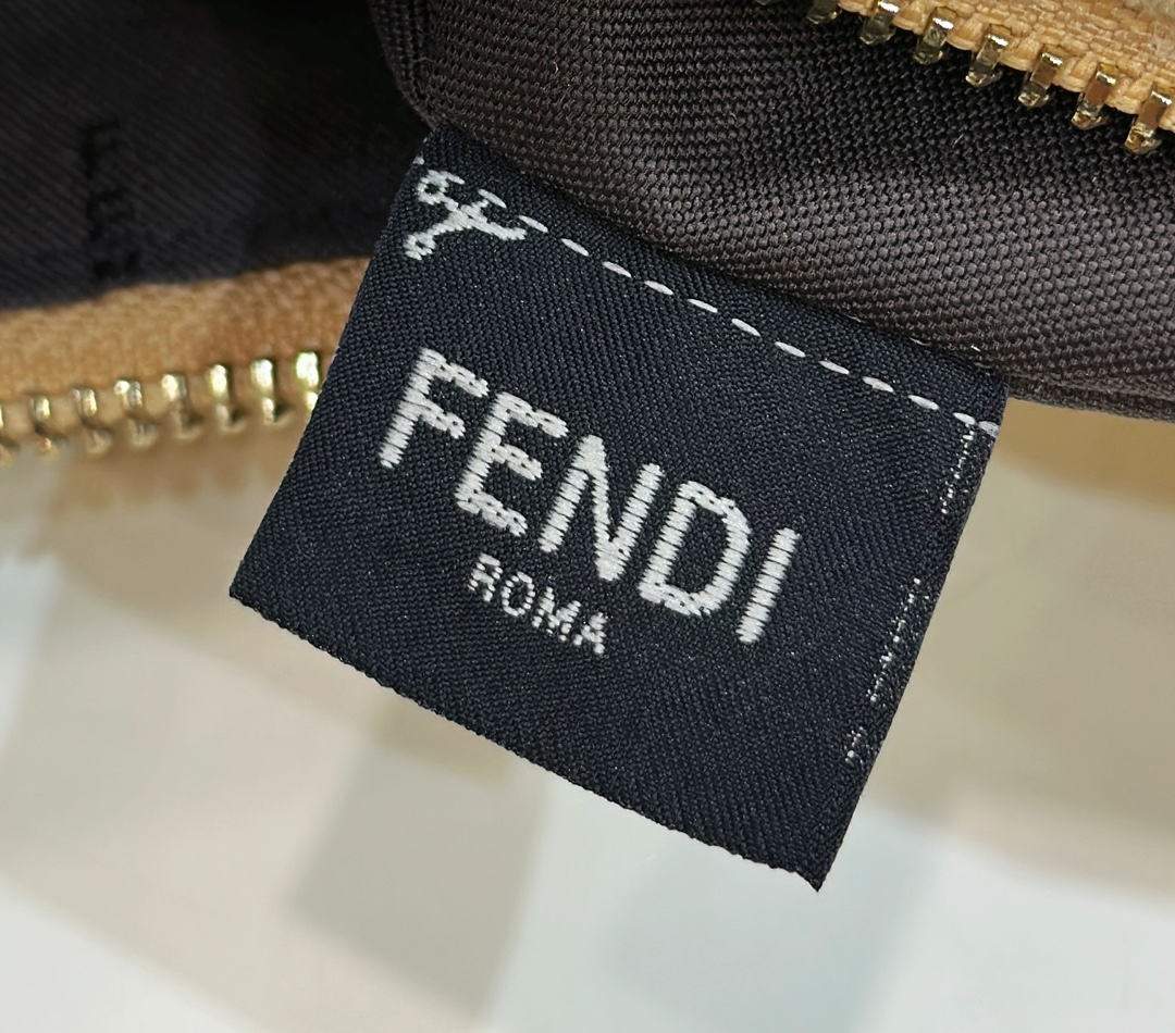 F**di graphy bag