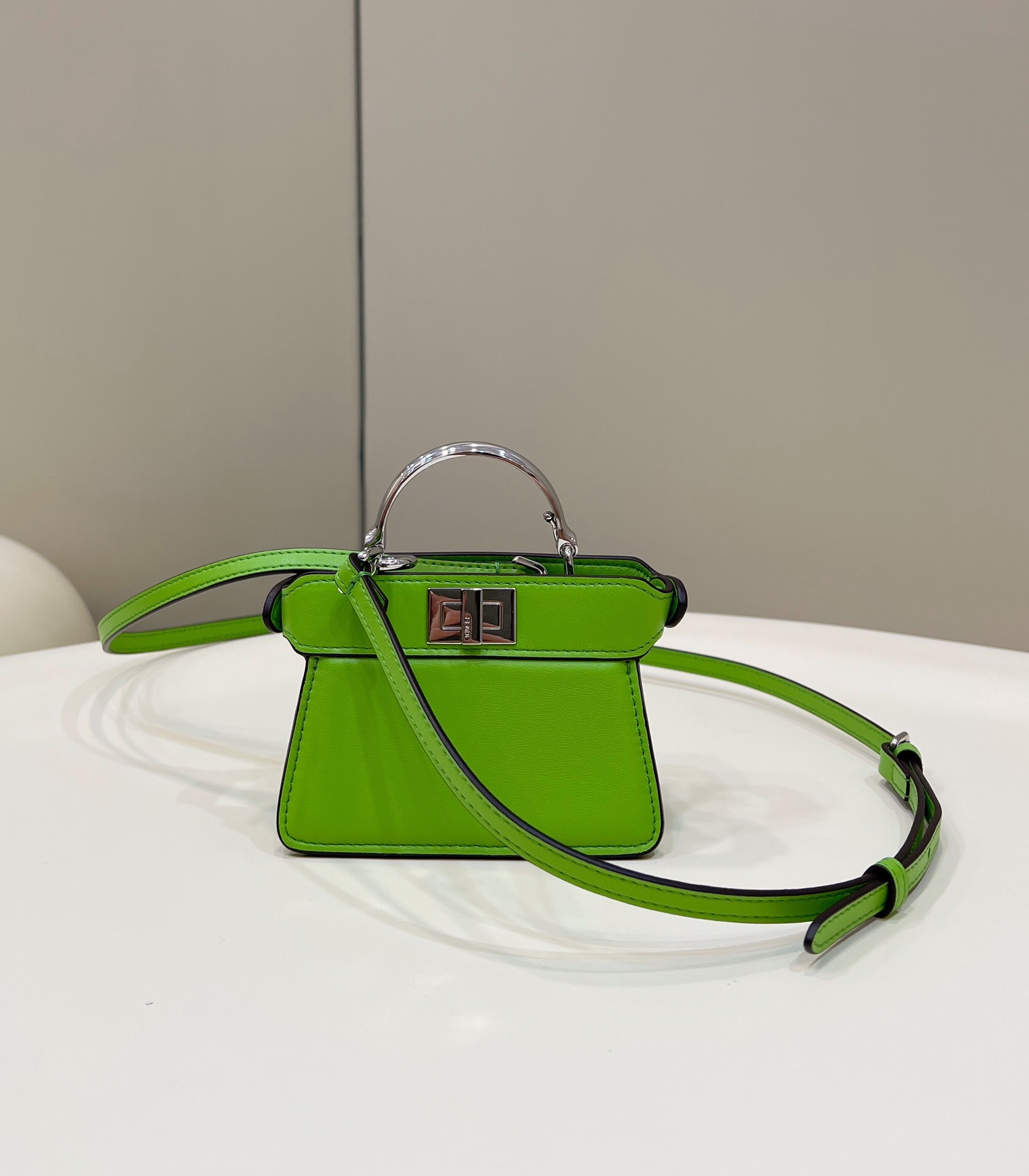 F**di nano peekaboo maxi handle
