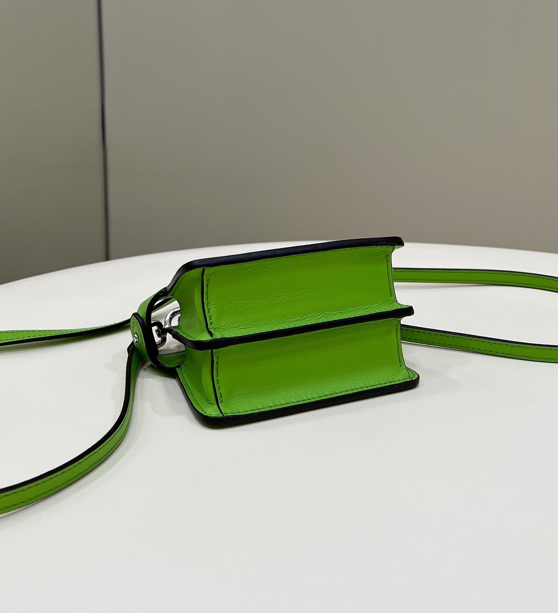 F**di nano peekaboo maxi handle