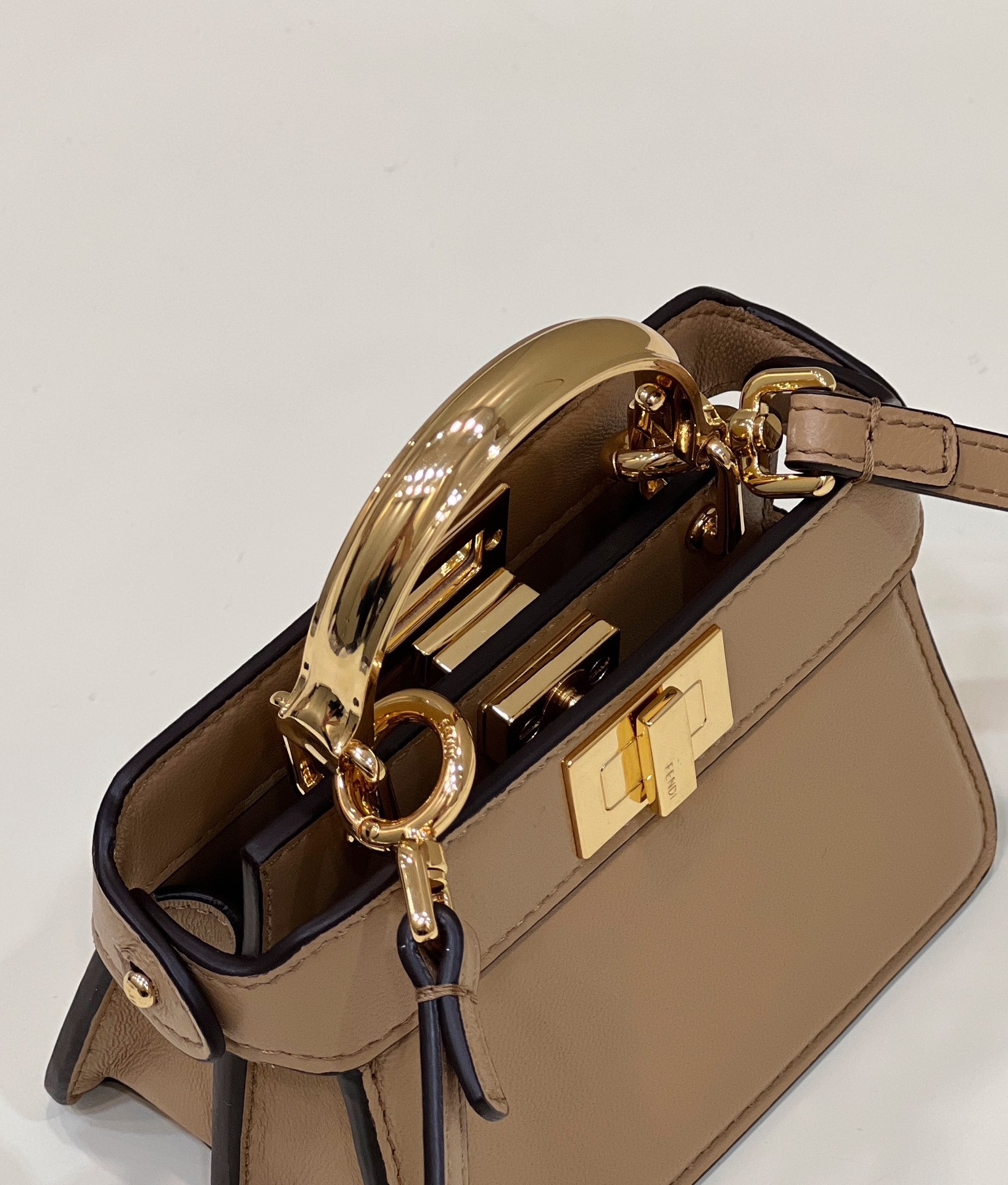 F**di nano peekaboo maxi handle