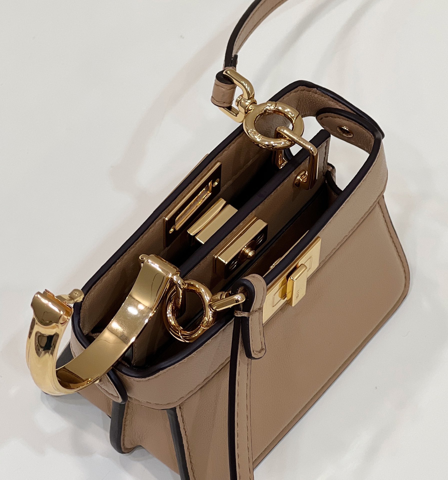 F**di nano peekaboo maxi handle