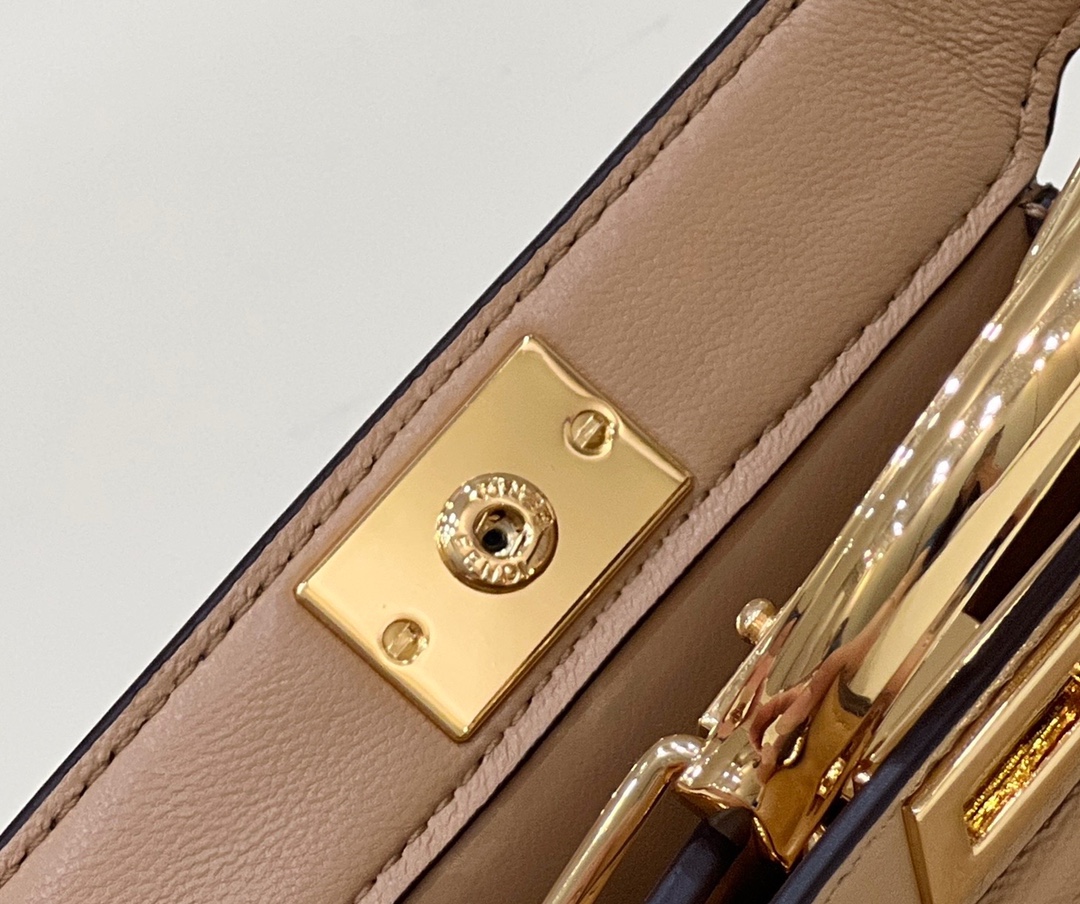 F**di nano peekaboo maxi handle