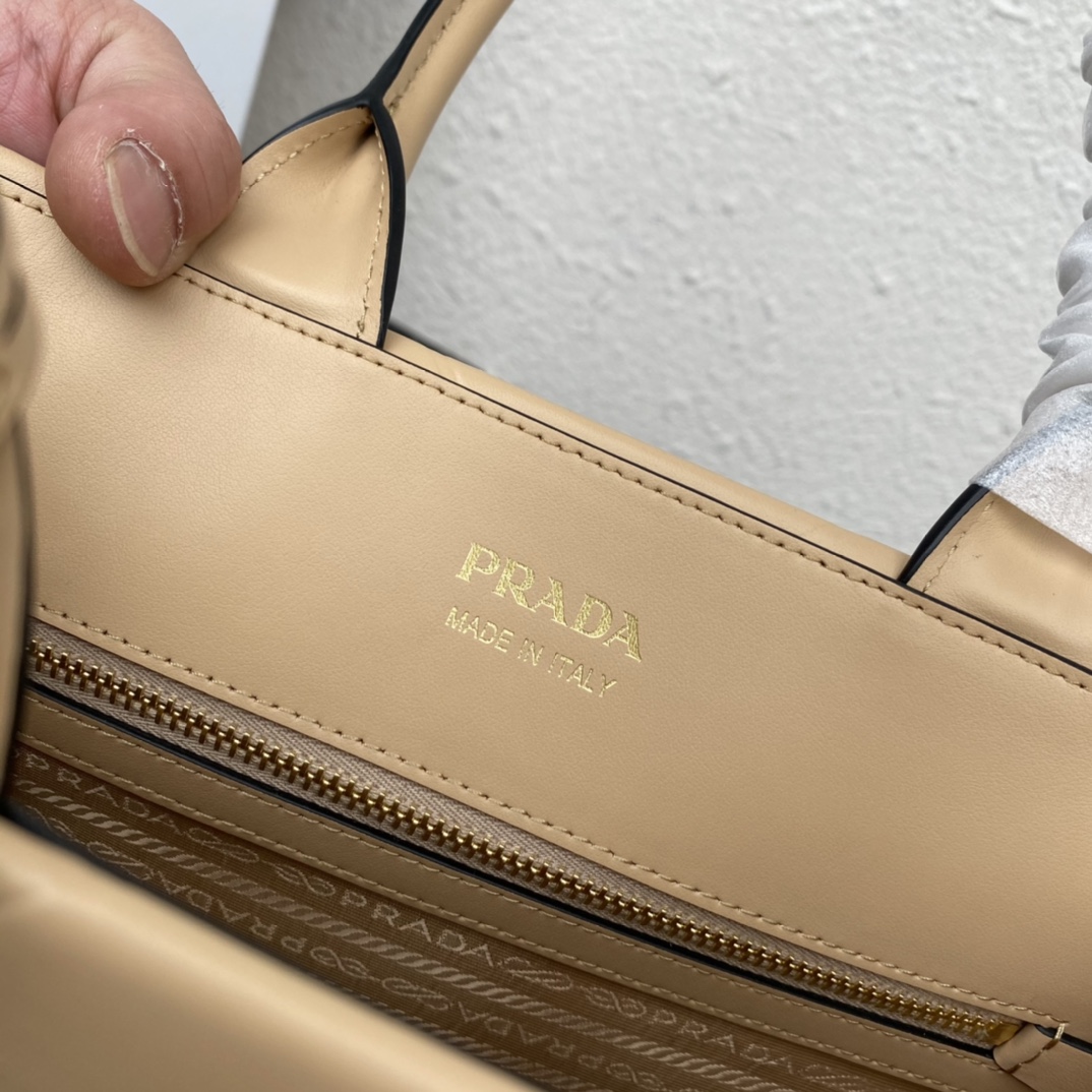 Pra*a small leather Pra*a symbole bag with topstitching