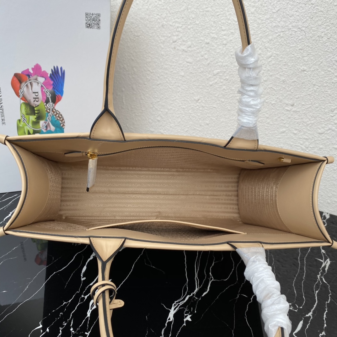 Pra*a large leather Pra*a symbole bag with topstitching