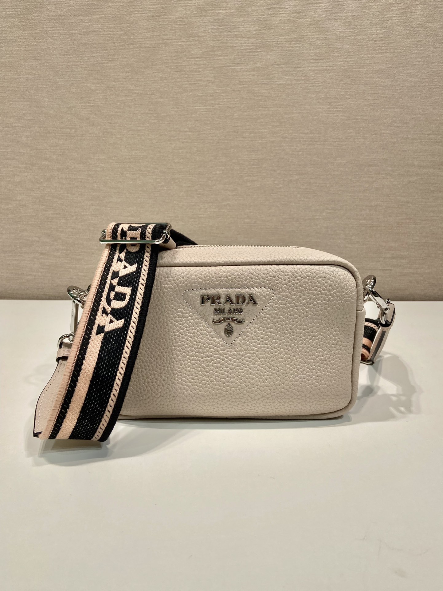 Pra*a small leather bag